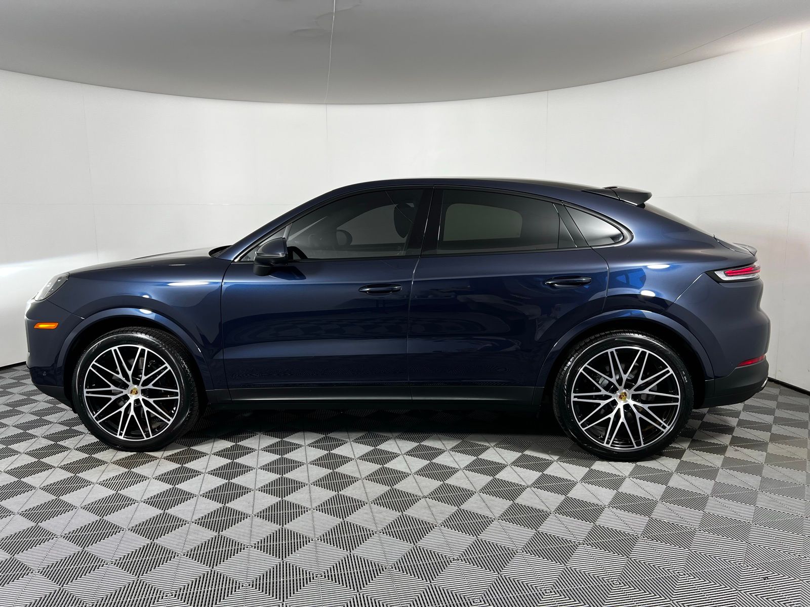 Thumbnail: 2024 Porsche  - 8