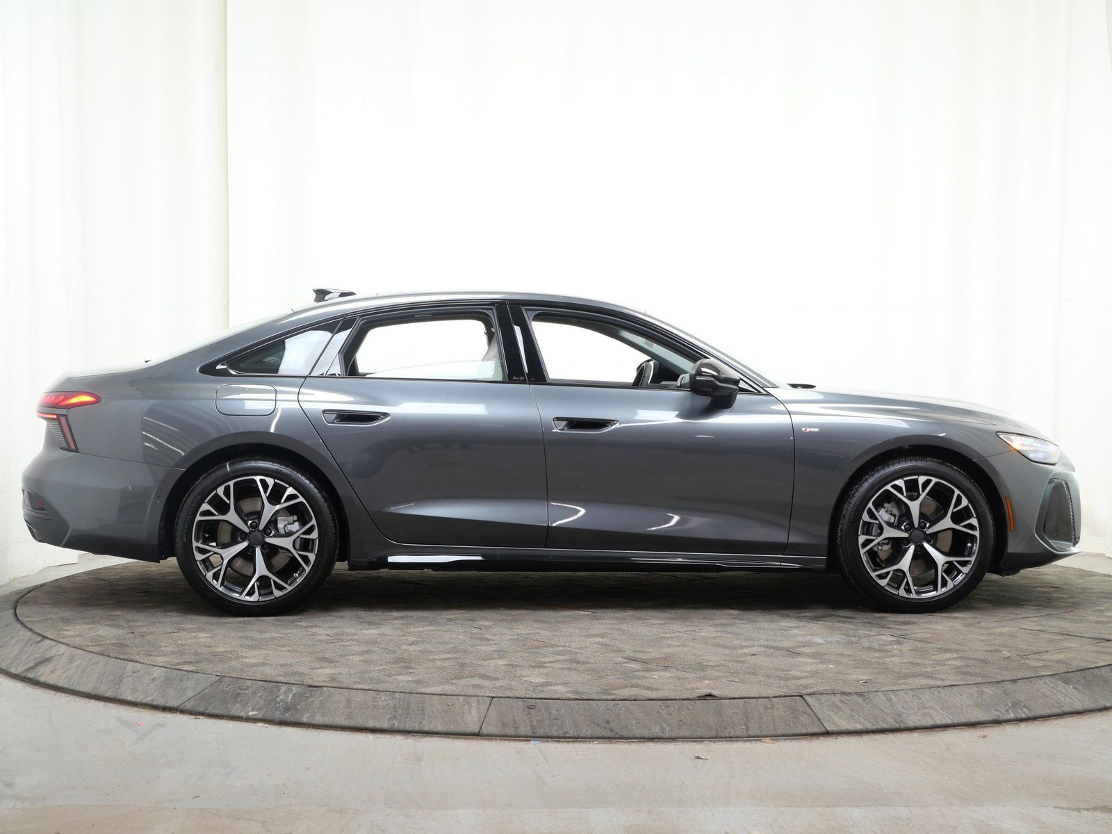 View vehicle photo 7