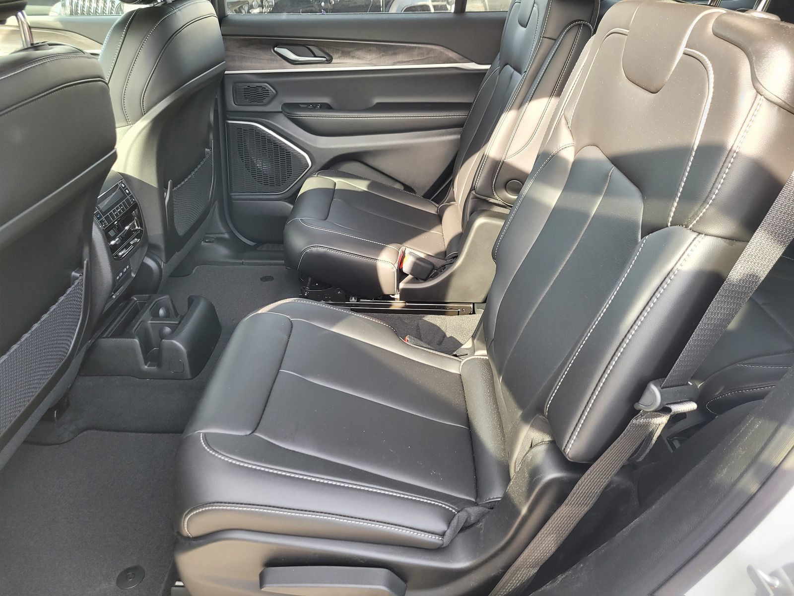 New 2026 White/off-white Jeep Limited image 8