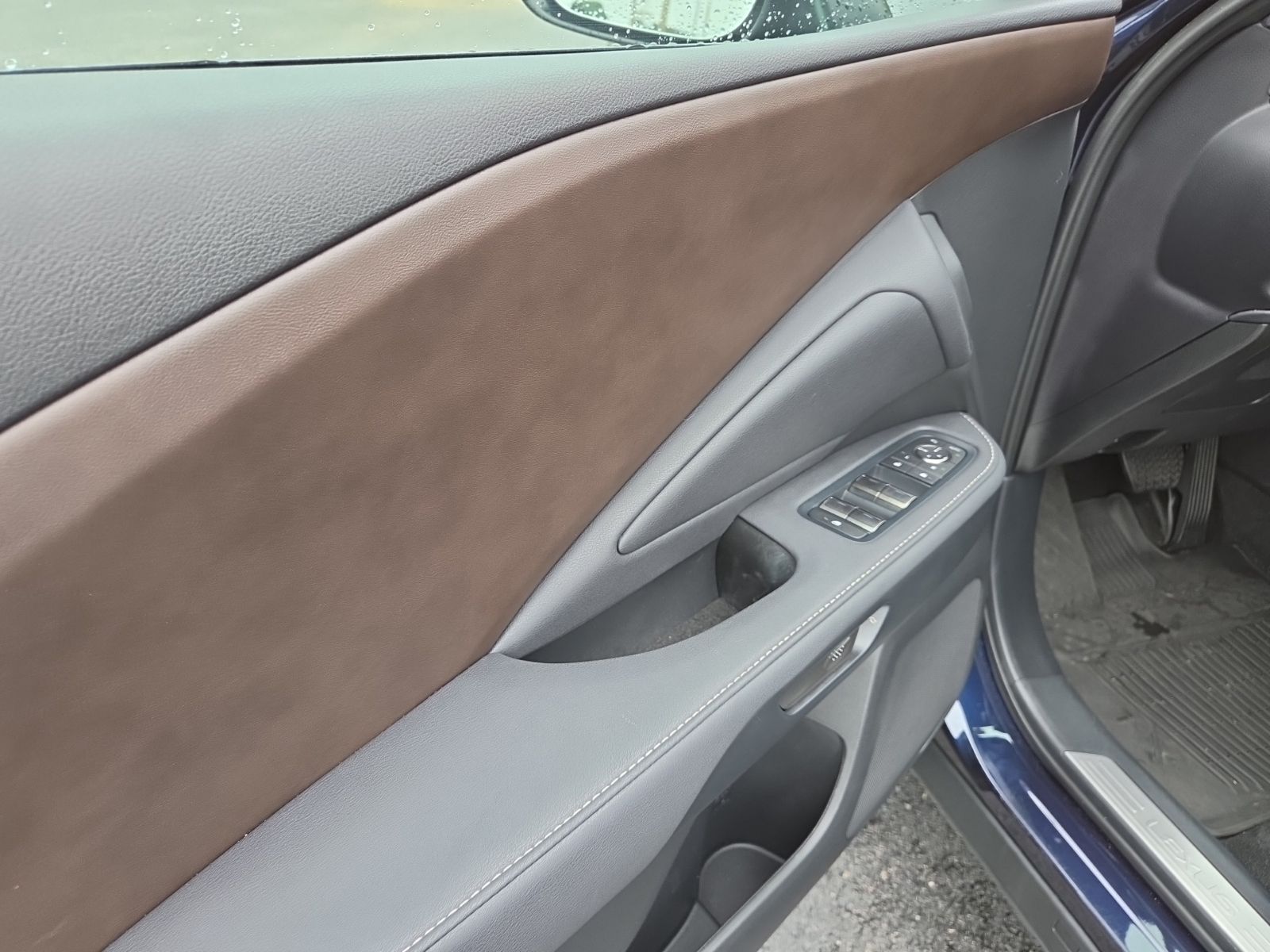 Used 2025 Blue Lexus 350 Premium image 18