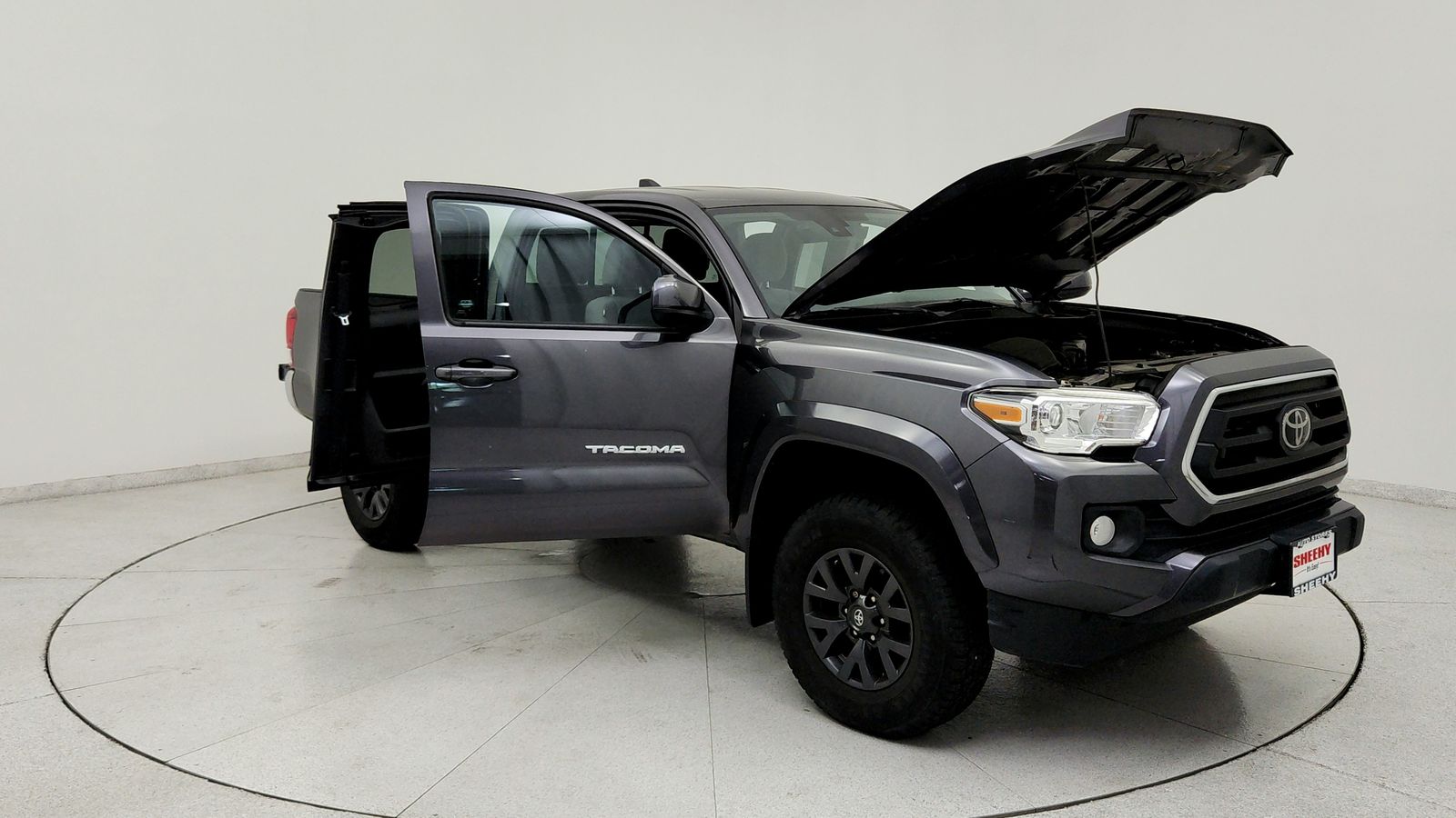 Used 2020 Gray Toyota SR5 image 11