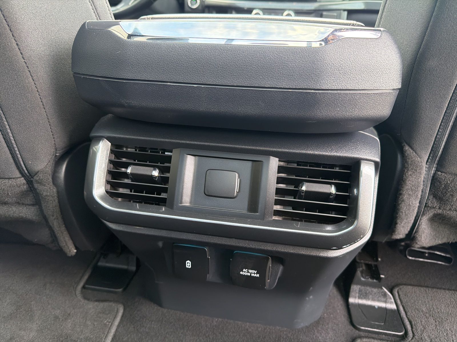 Certified Used 2023 Oxford White Ford XLT image 21