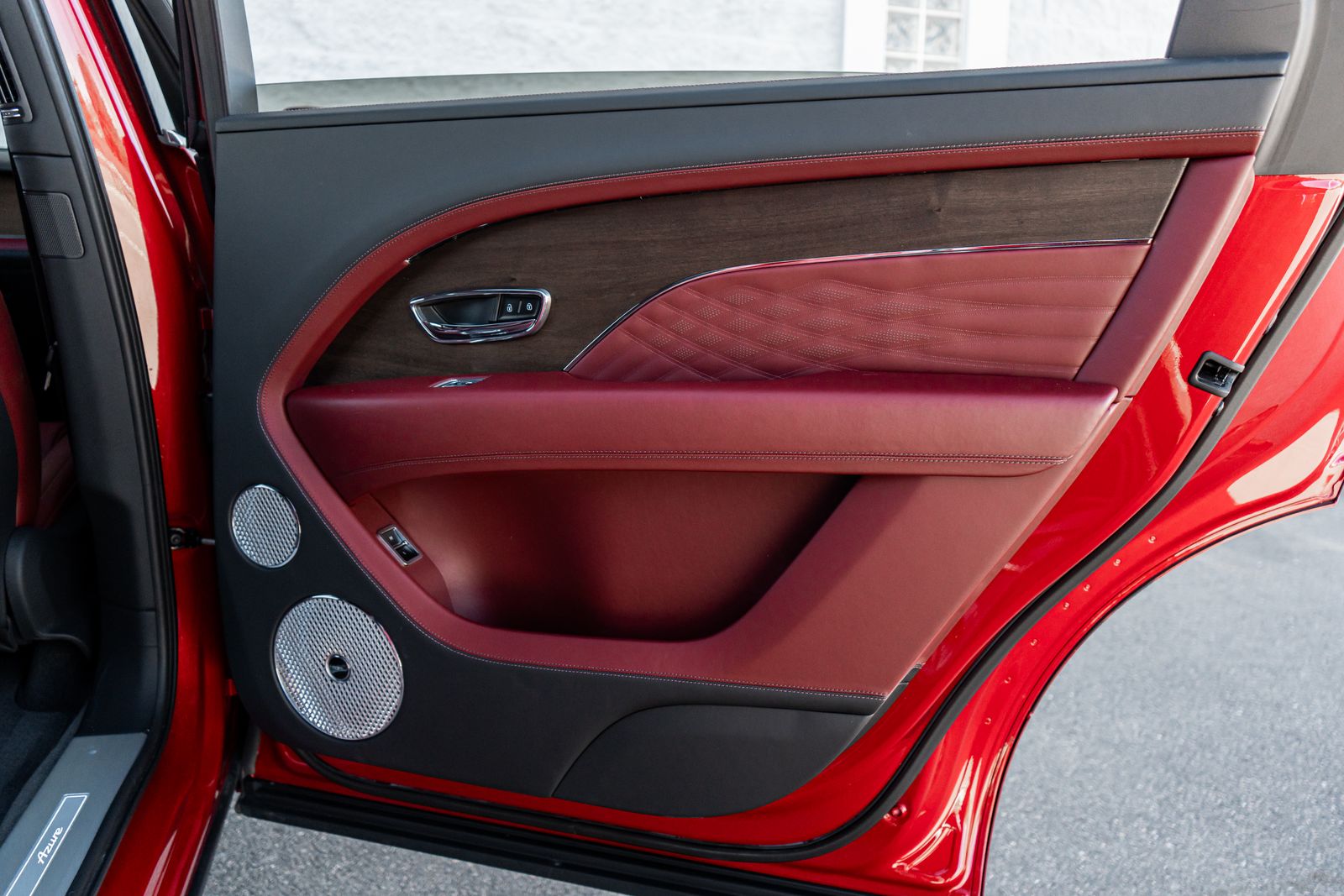 2024 Bentley Bentayga Azure - Photo 39