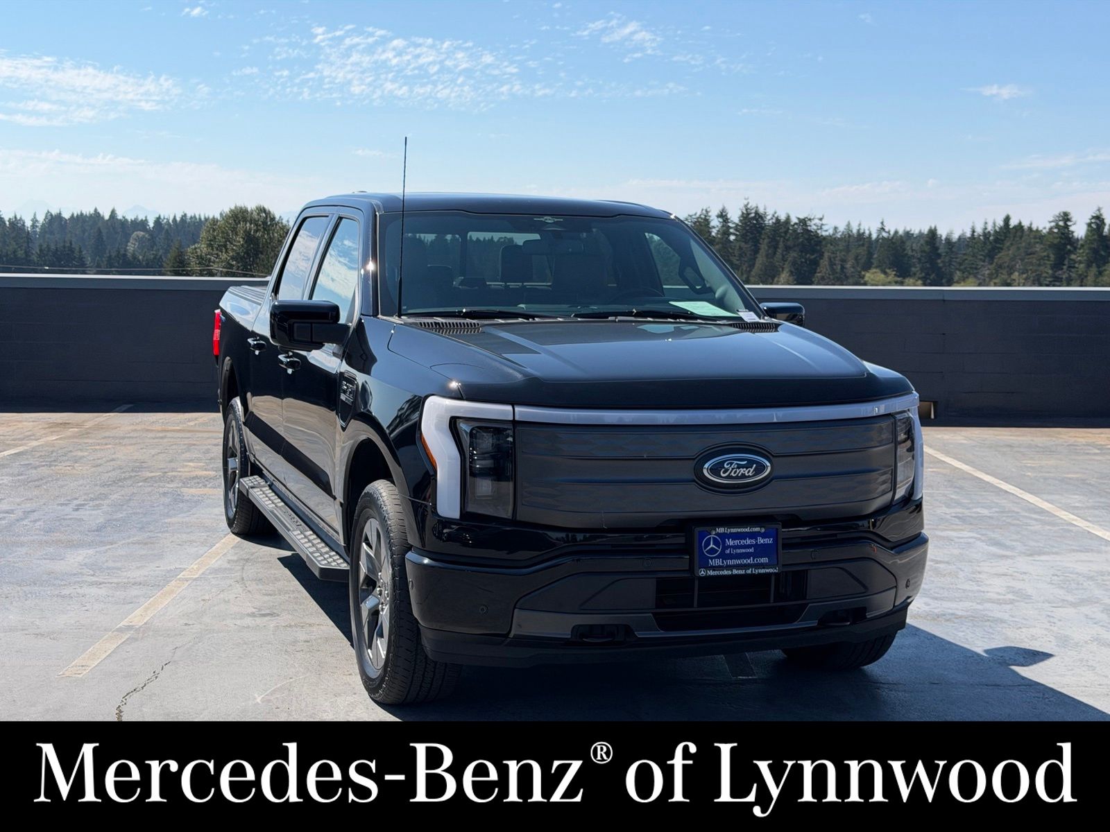 2023 Ford F-150 Lightning Lariat SuperCrew AWD