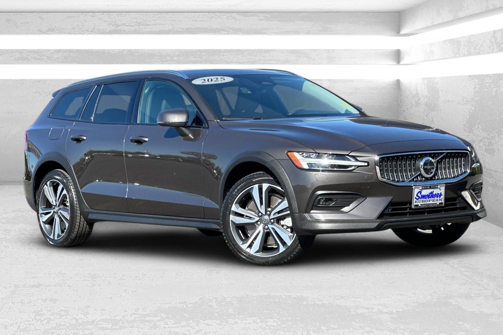 2025 Volvo V60 Cross Country B5 Plus AWD