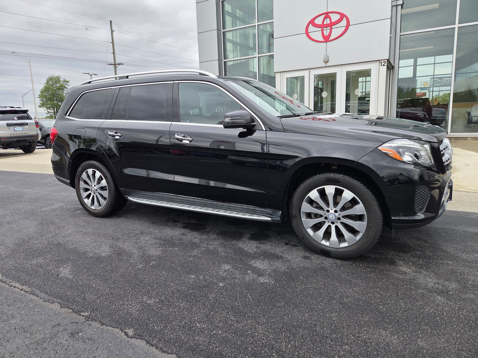 2017 Mercedes-Benz GLS GLS450's photo