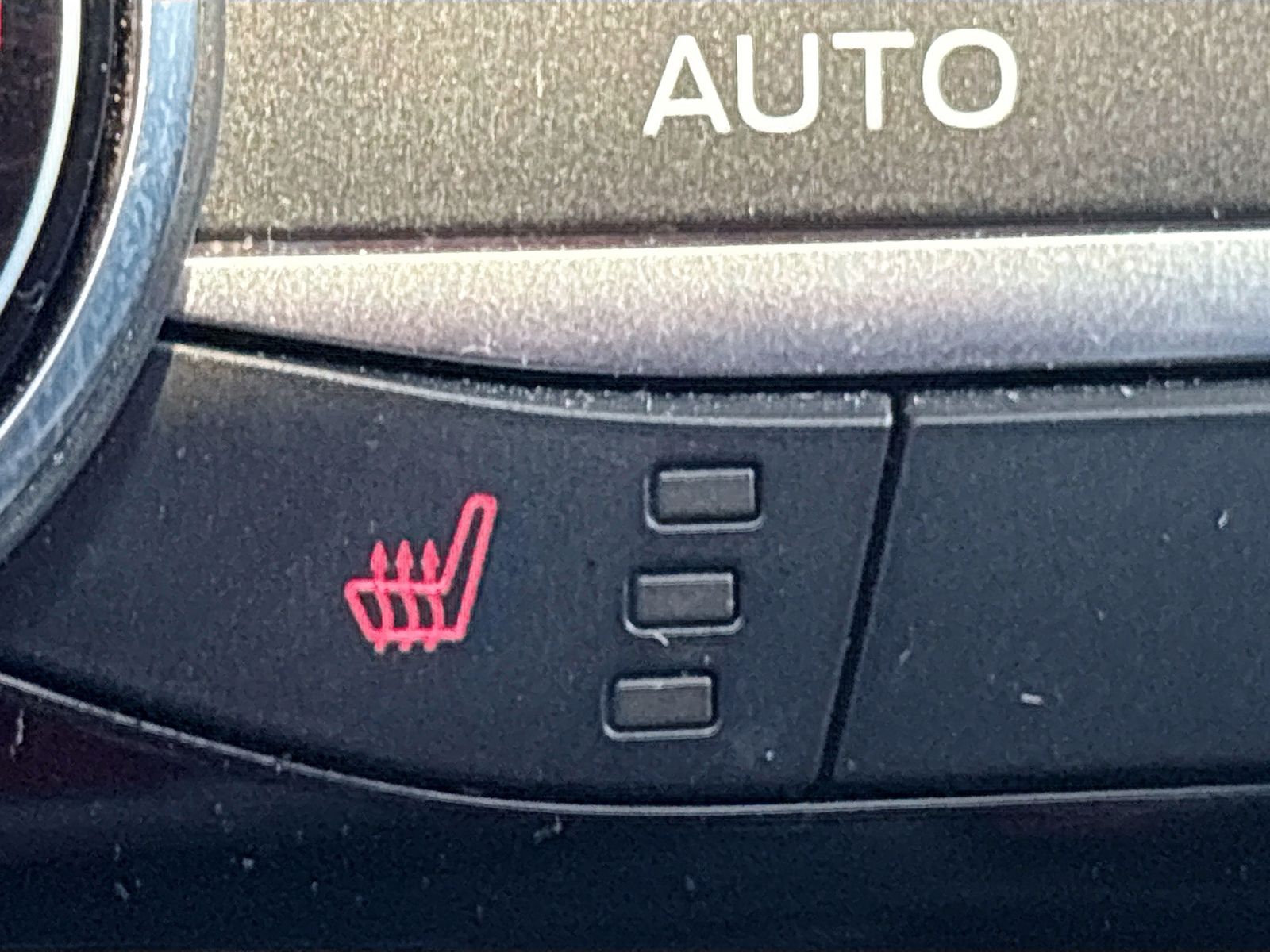 Used 2022 Blue Ford SEL image 18