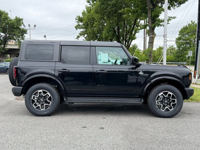 New 2026 Shadow Black Ford Outer Banks image 8