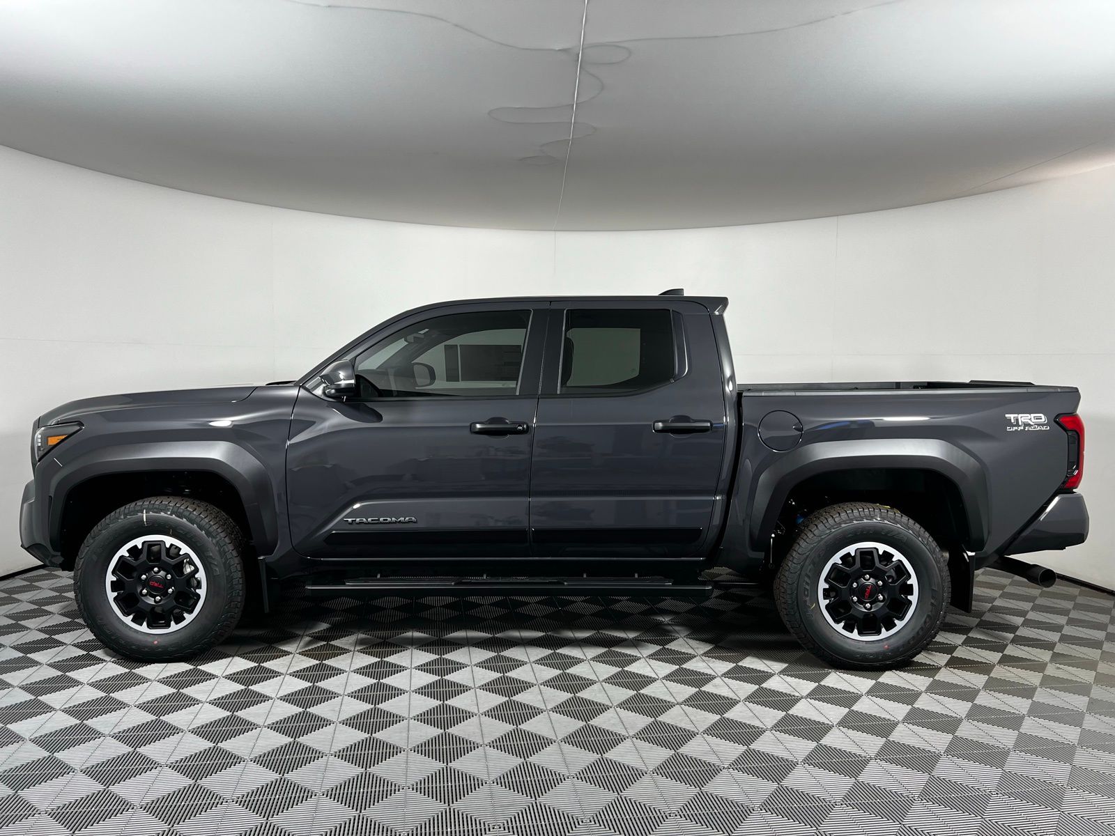 2025 Toyota Tacoma TRD Off-Road 8