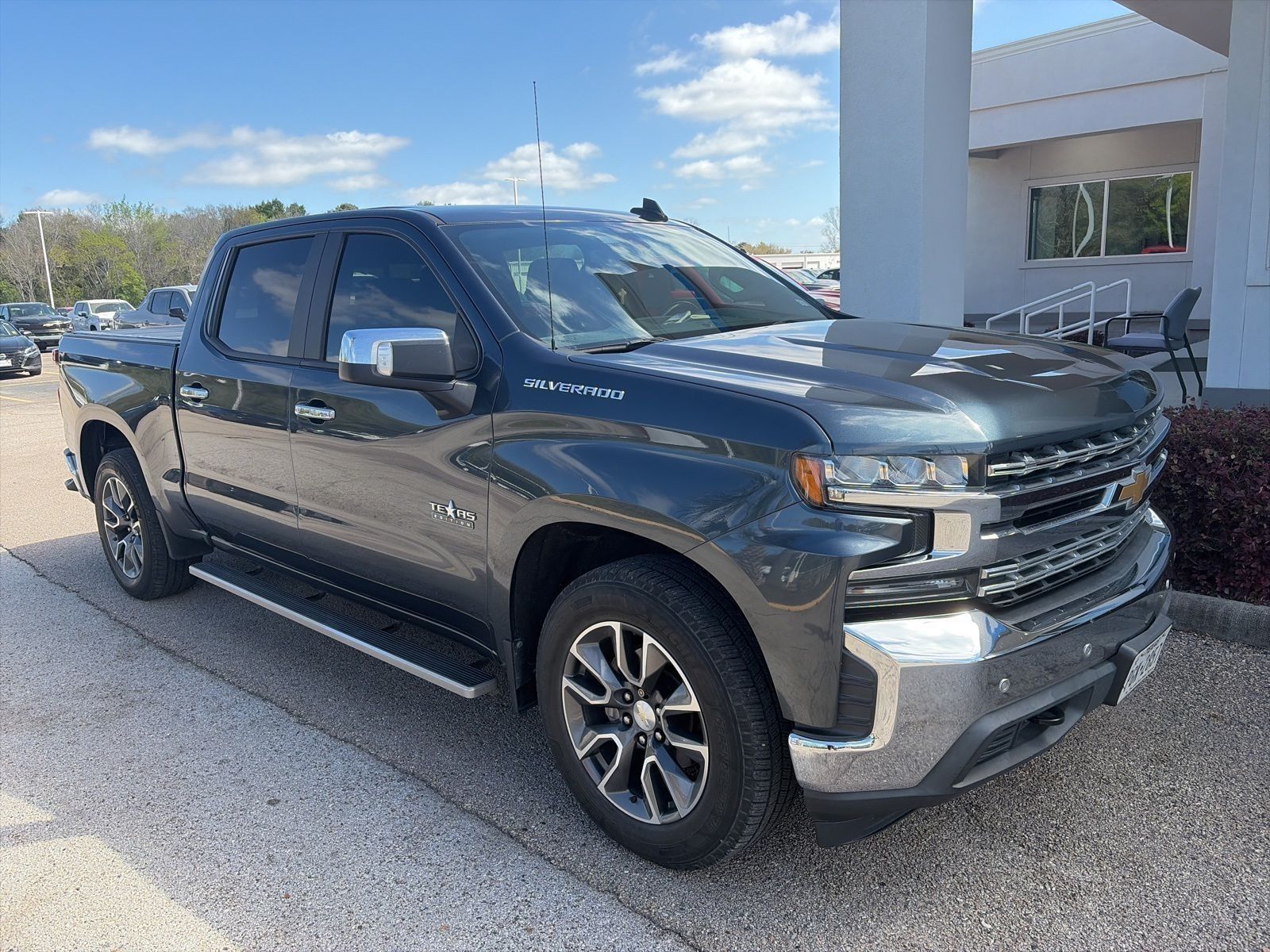 Shadow Gray Metallic 2020 Chevrolet Silverado 1500 LT Crew Cab RWD Pickup Truck 4X2 8-Speed Automatic