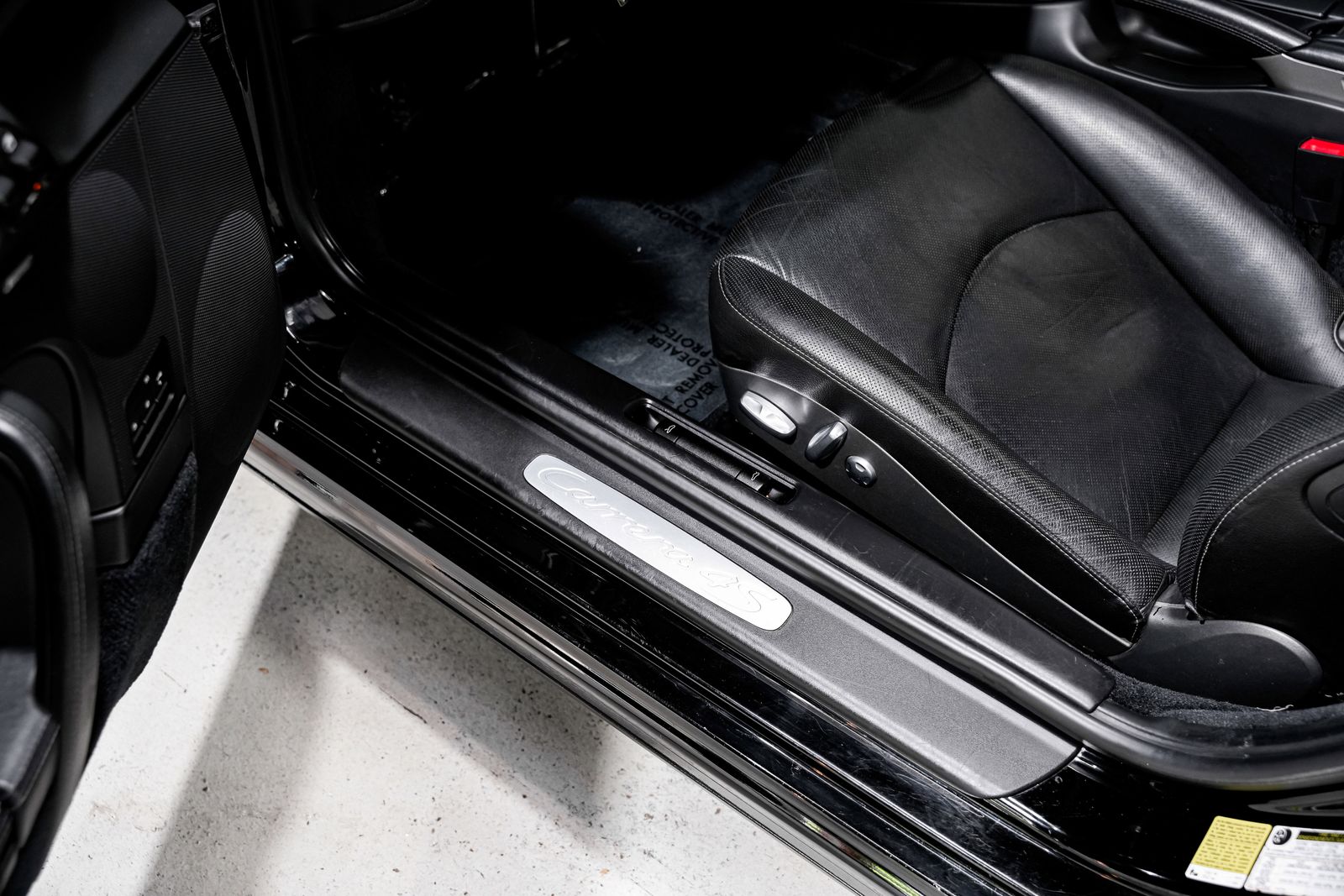 2010 Porsche 911 Carrera 4S — photo 21