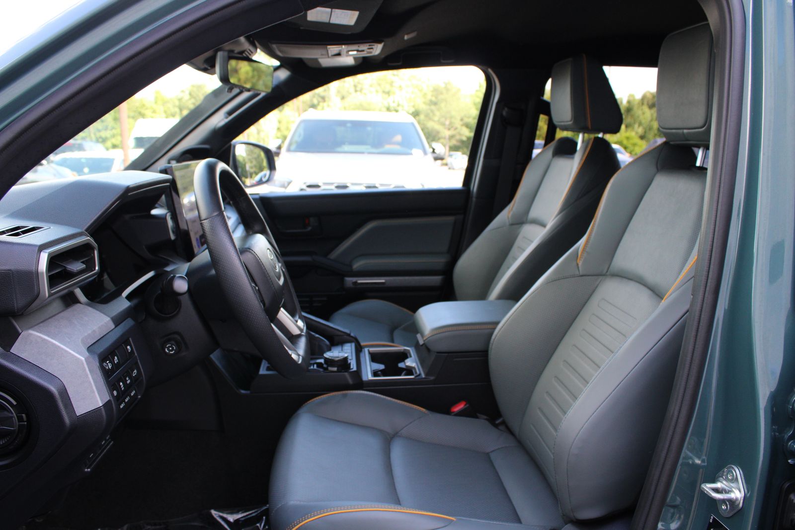 Used 2025  Toyota Trailhunter image 10