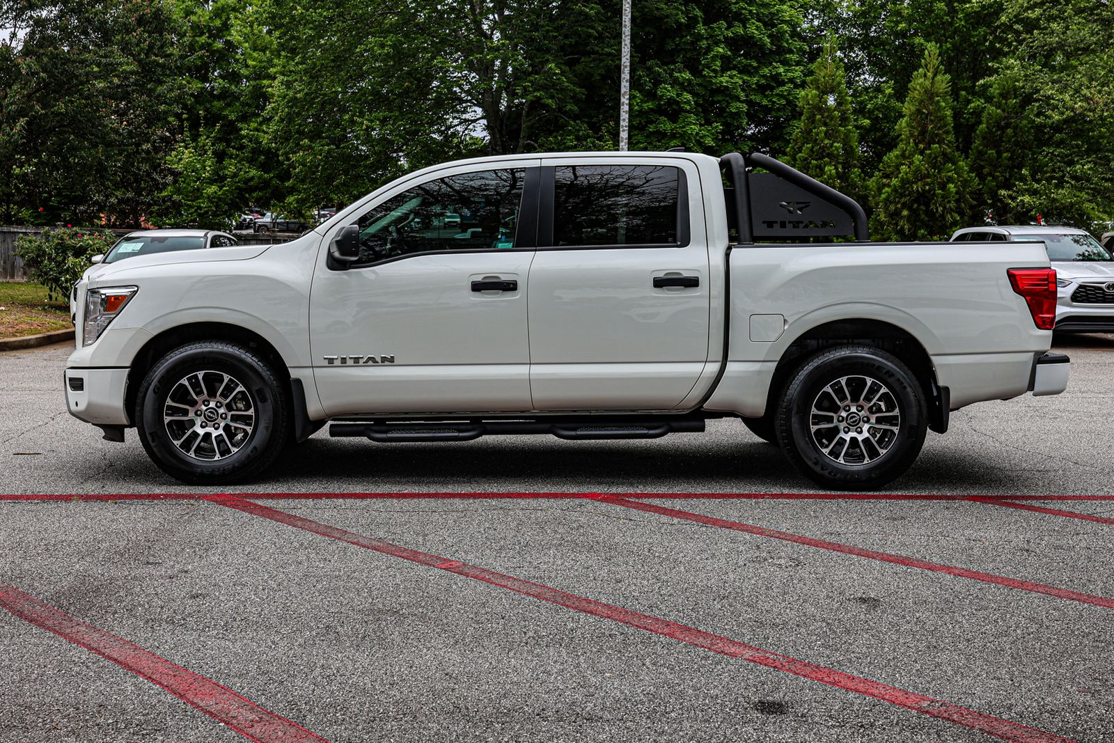 Used 2024 White Nissan SV image 7