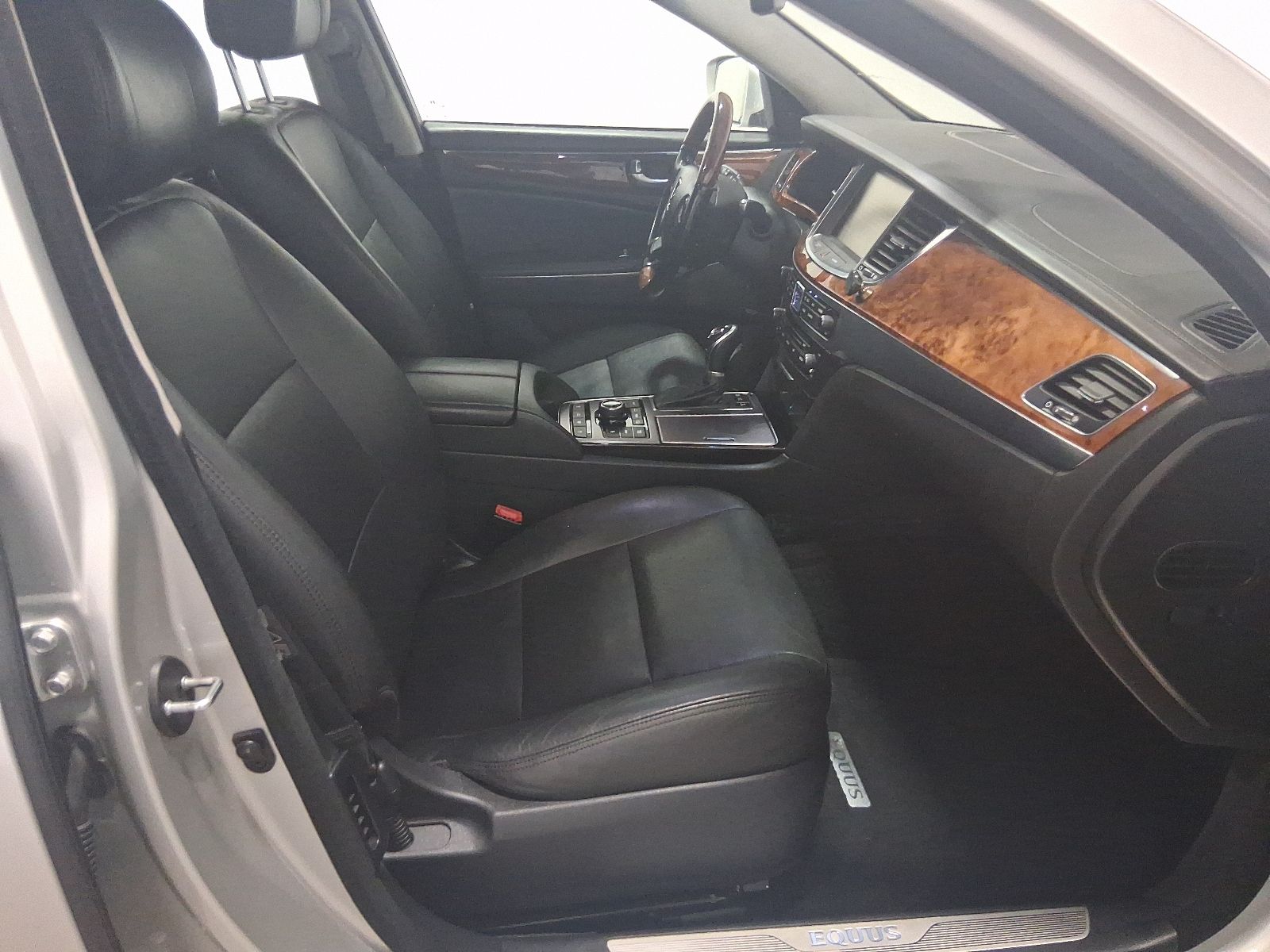 Used Car 2014 Hyundai Equus  Signature For Sale Under $15,000 In Austin, Texas