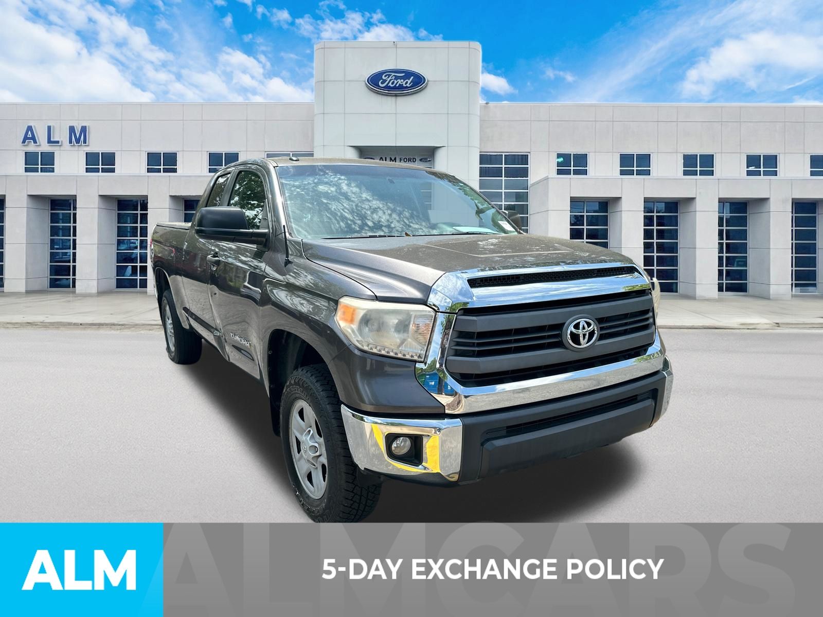 Used 2015 Gray Toyota SR5 image 3
