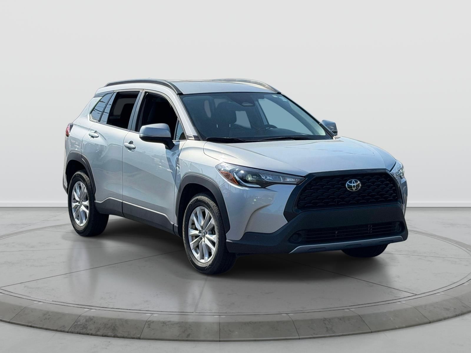 2024 Toyota Corolla Cross LE FWD's photo