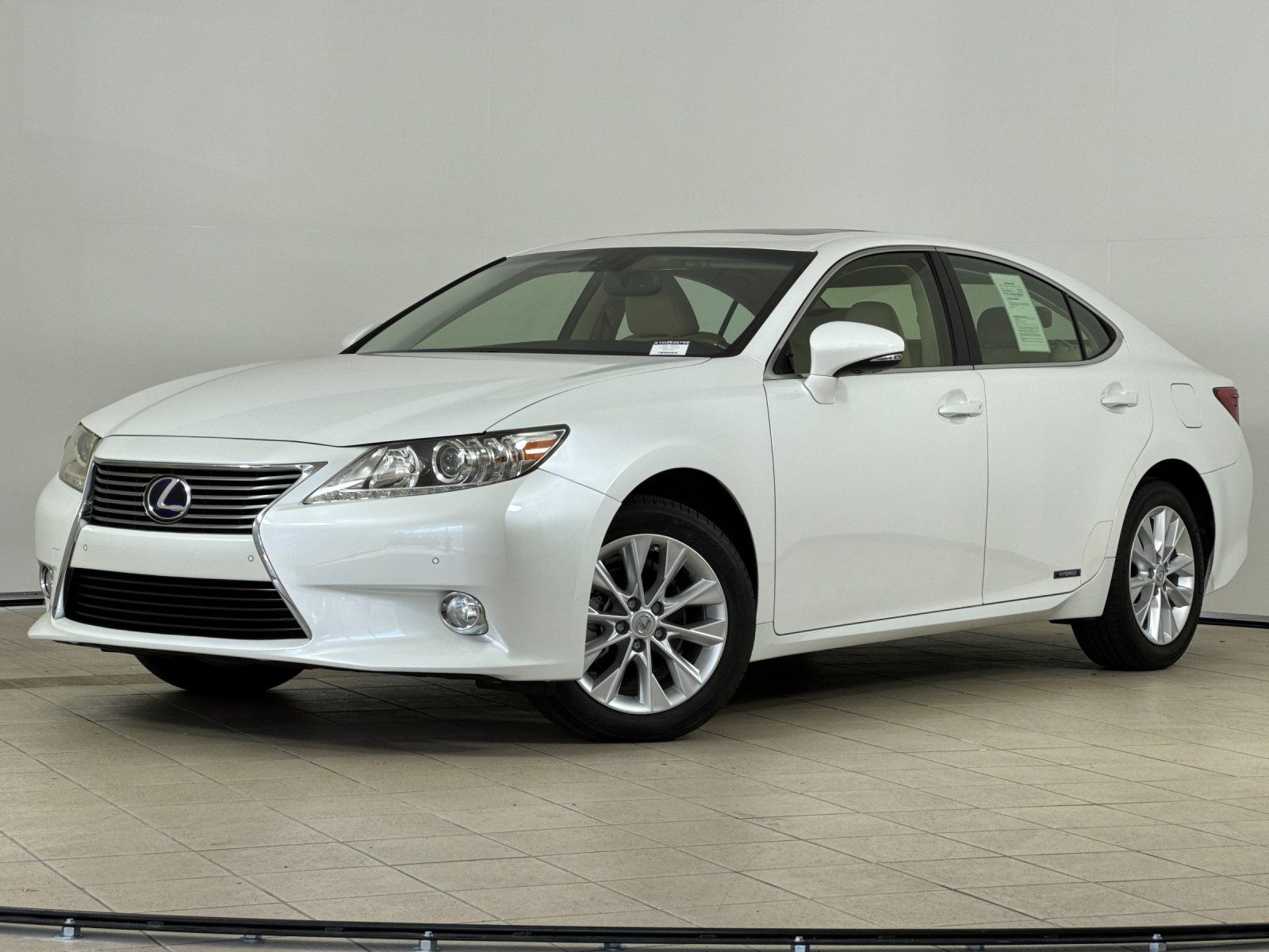 Starfire Pearl 2013 Lexus ES Hybrid Sedan Front-Wheel Drive Continuously Variable Transmission