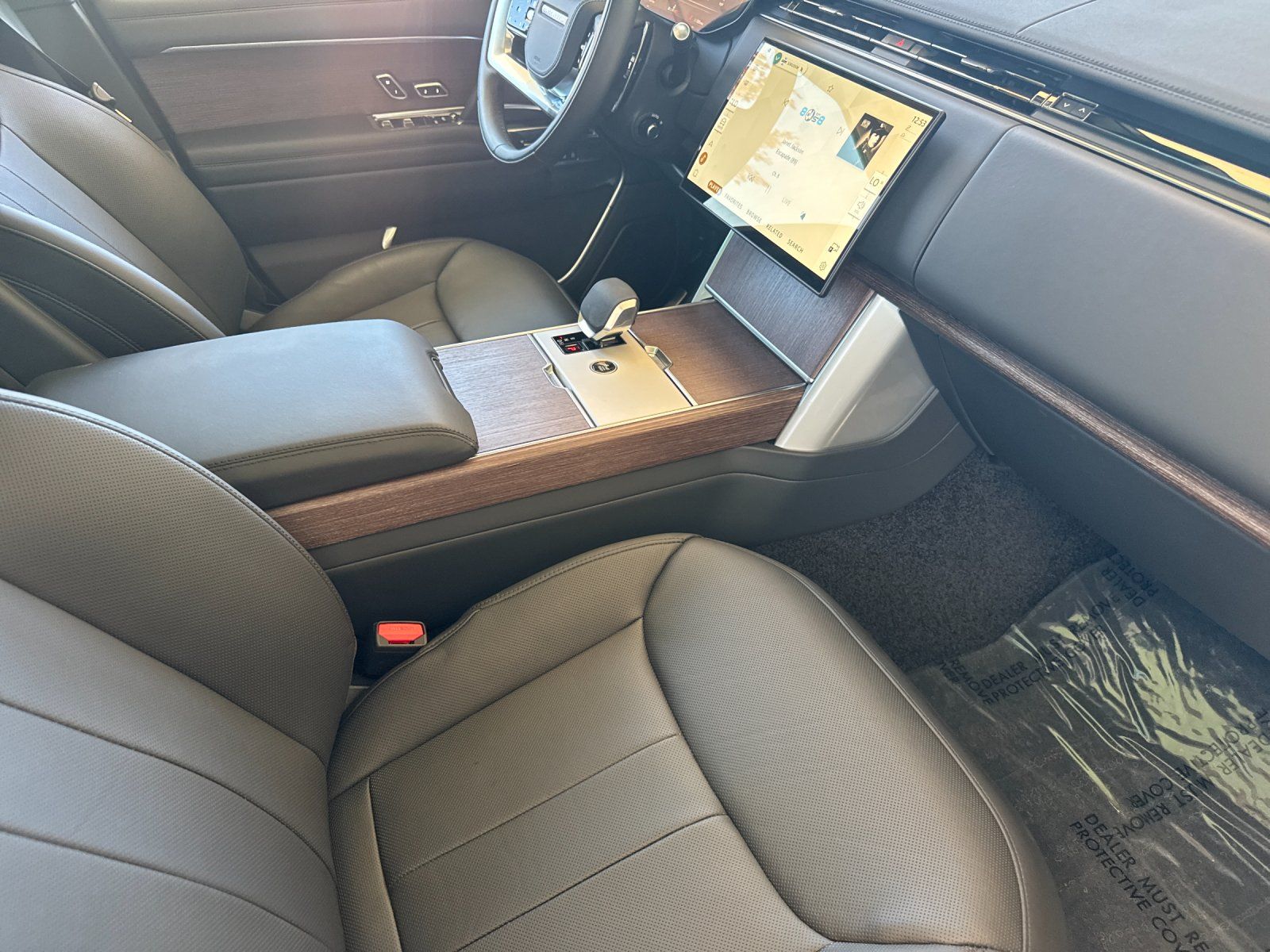 2025 Land Rover Range Rover SE - Photo 15
