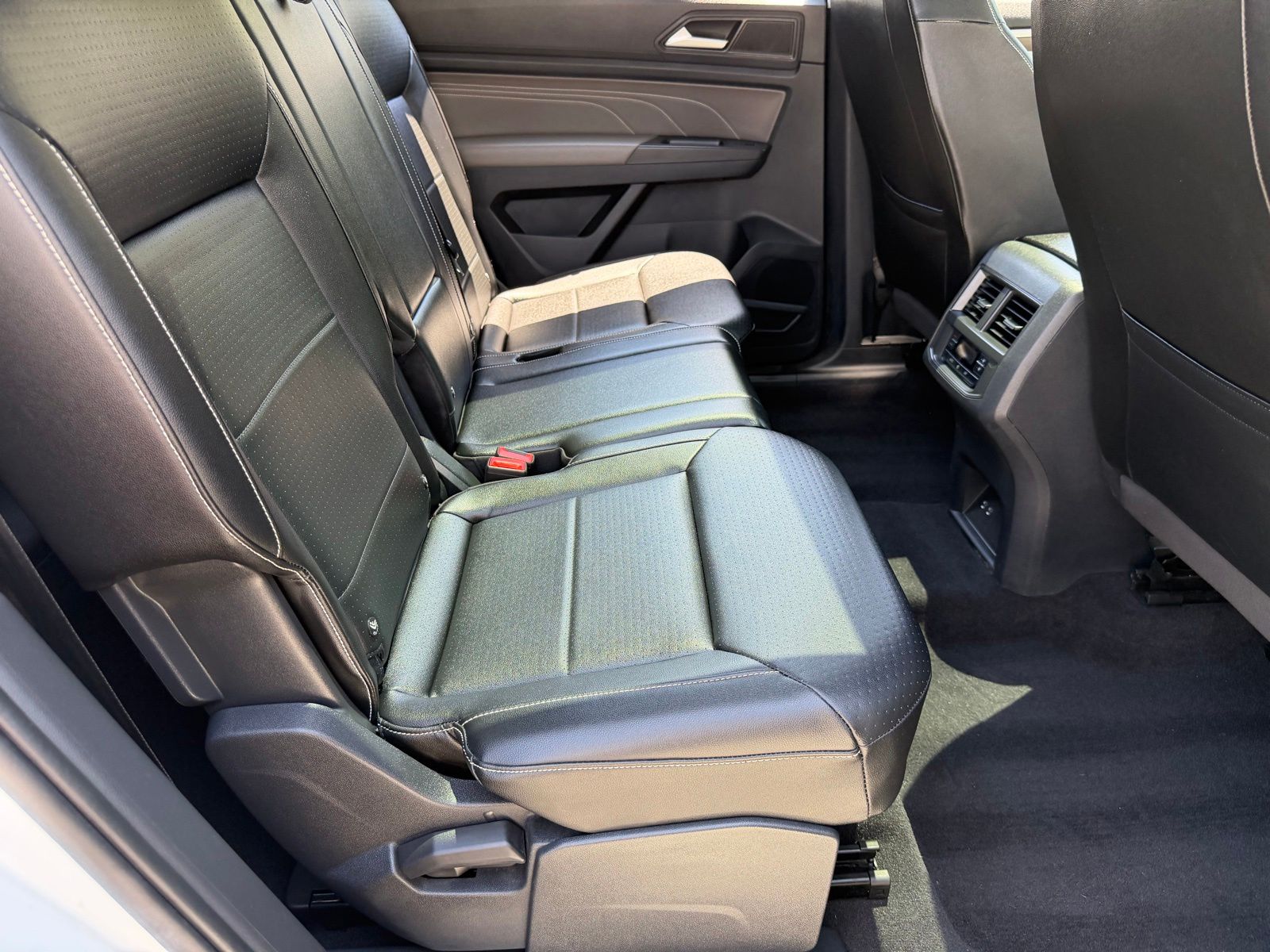 Used 2022  Volkswagen SEL image 47