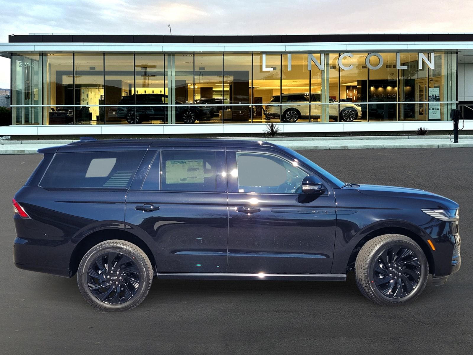 New 2026 Black Lincoln Reserve image 3