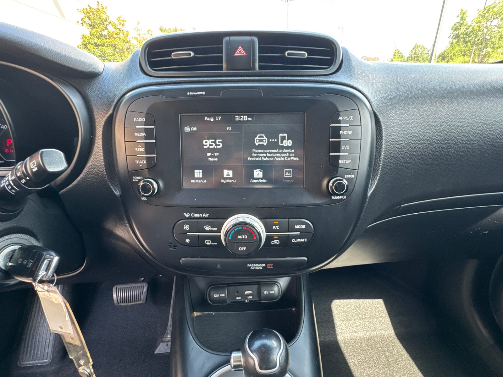 Used 2019 Orange Kia Plus image 27
