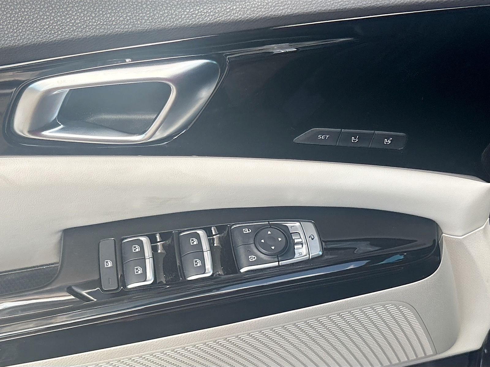 Used 2024 Gray Kia SX image 18