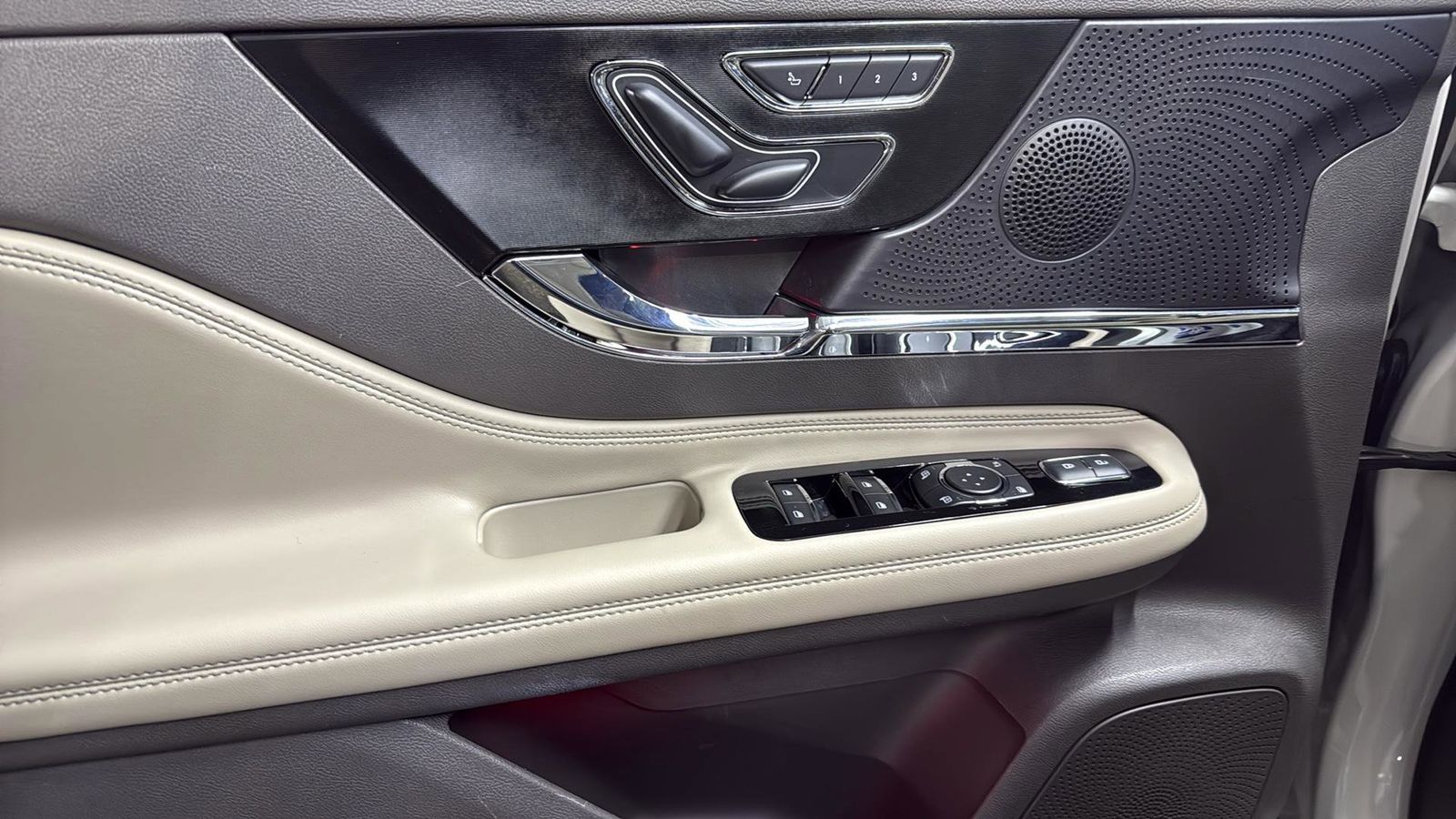 Used Car 2024 Lincoln Corsair  Reserve For Sale Under $40,000 In Austin, Texas