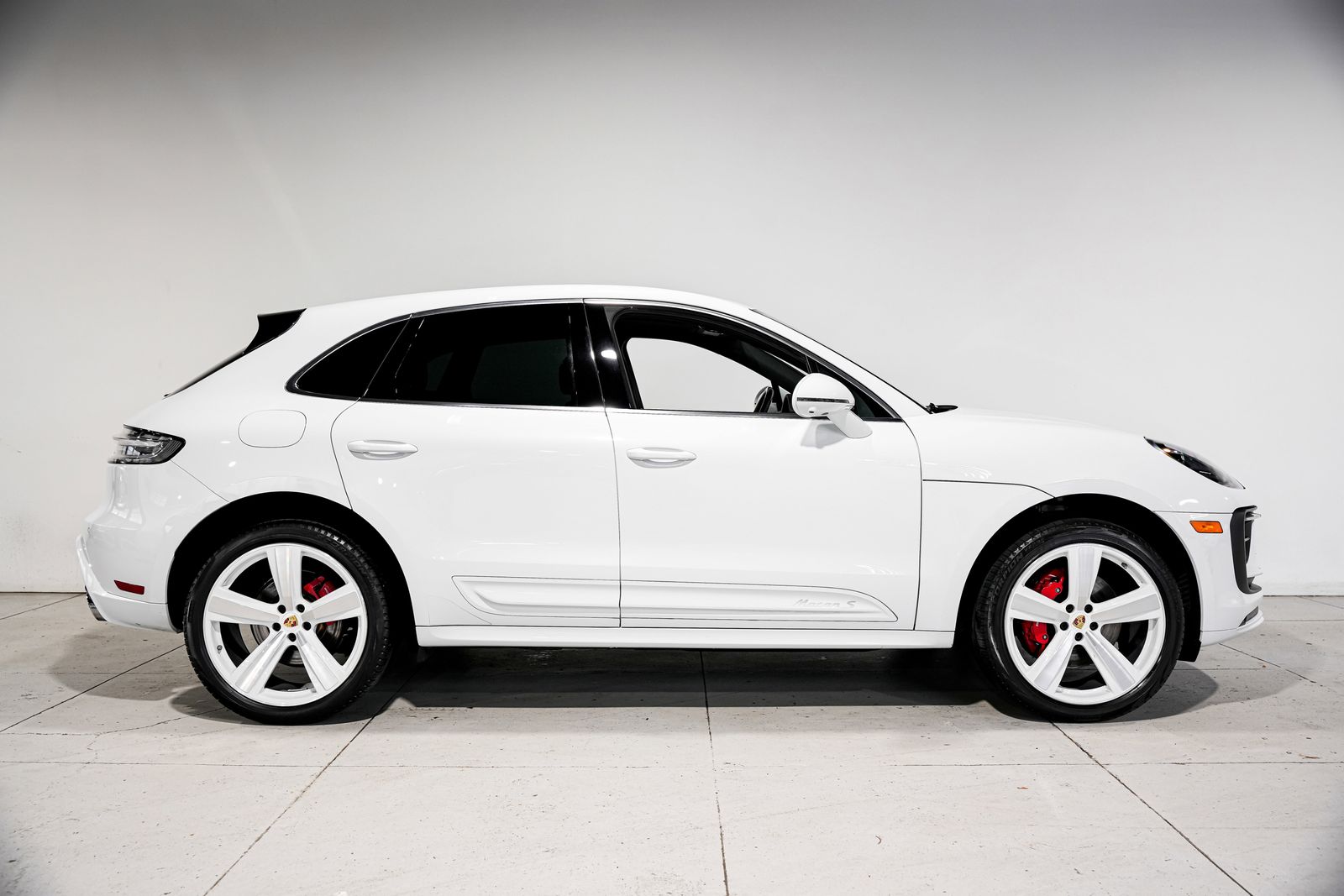 2023 Porsche Macan S — photo 1
