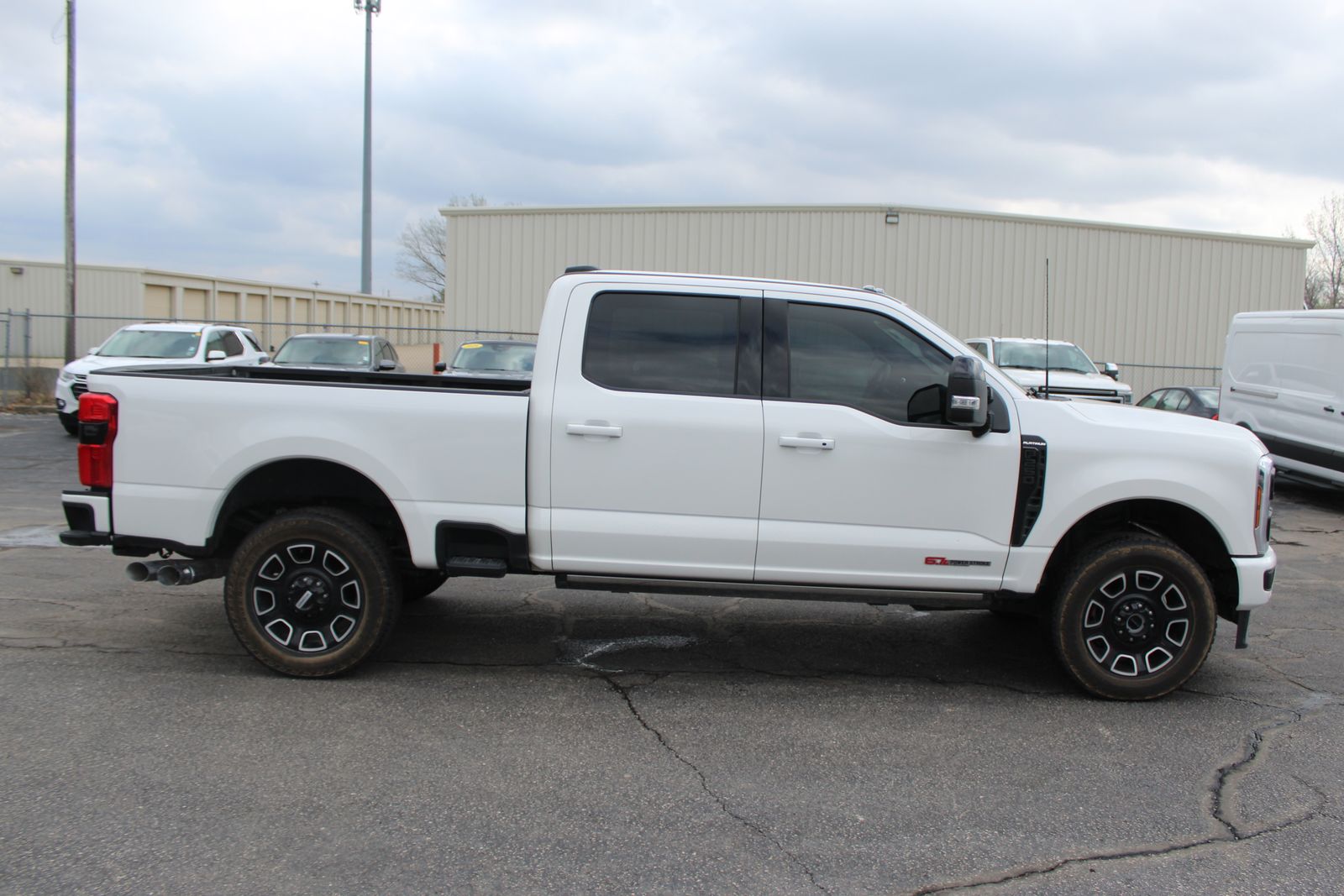 View vehicle photo 7