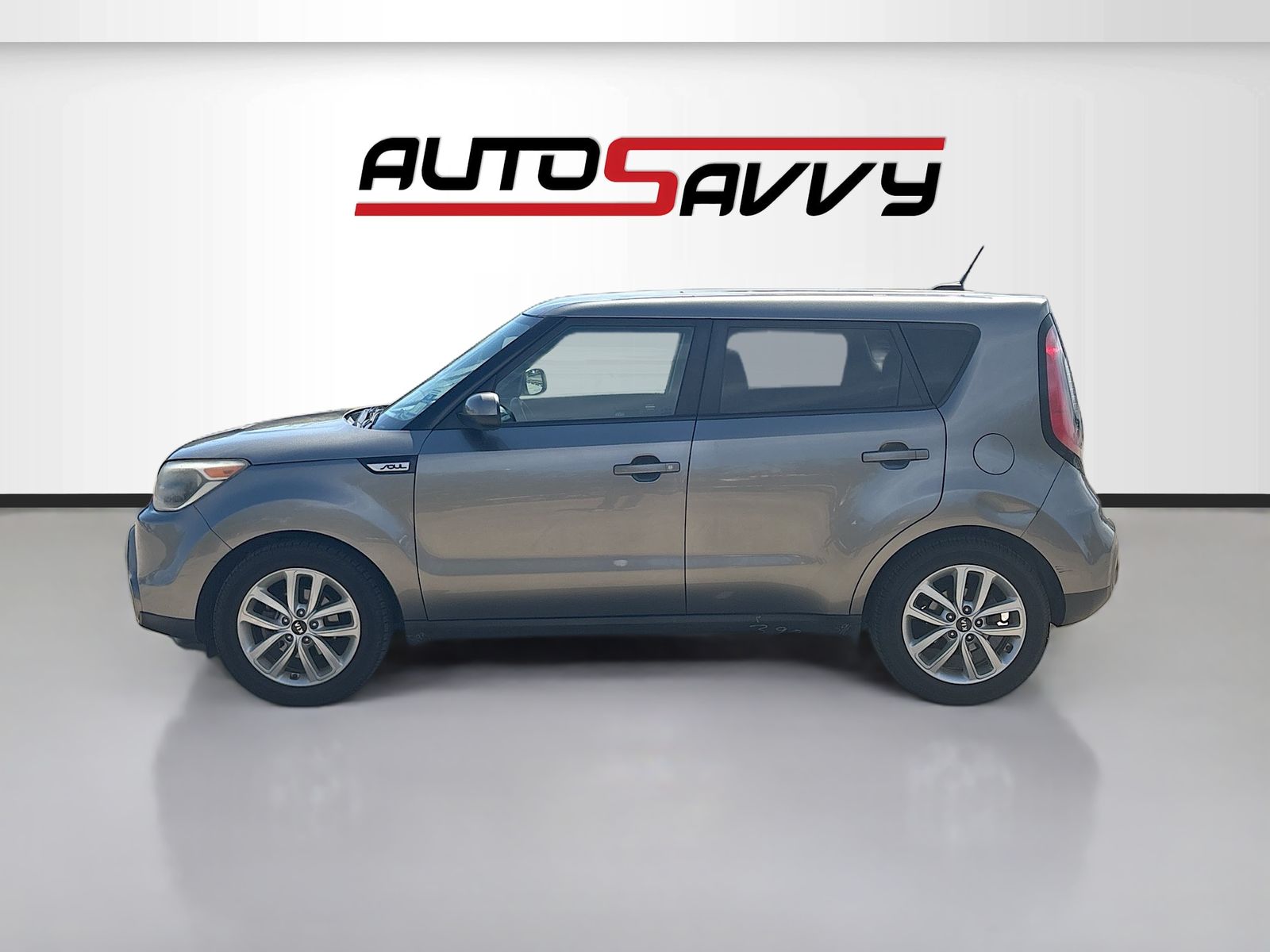 Used 2018 Gray Kia Plus image 4