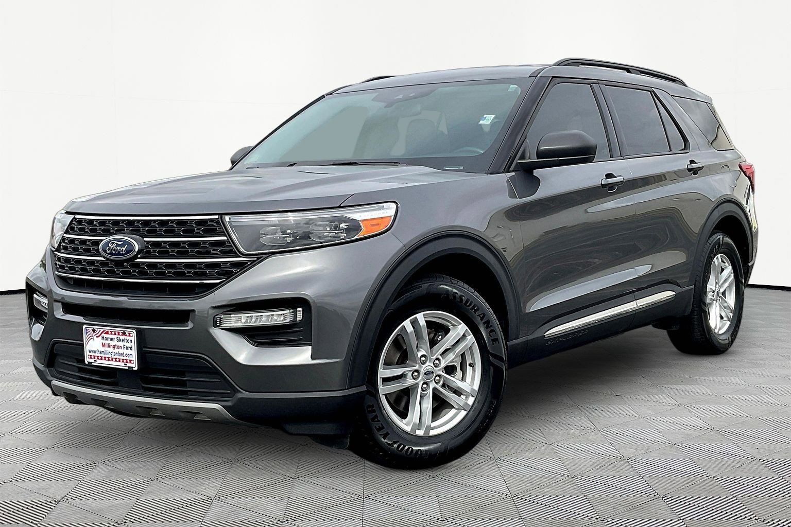 View vehicle photo 2