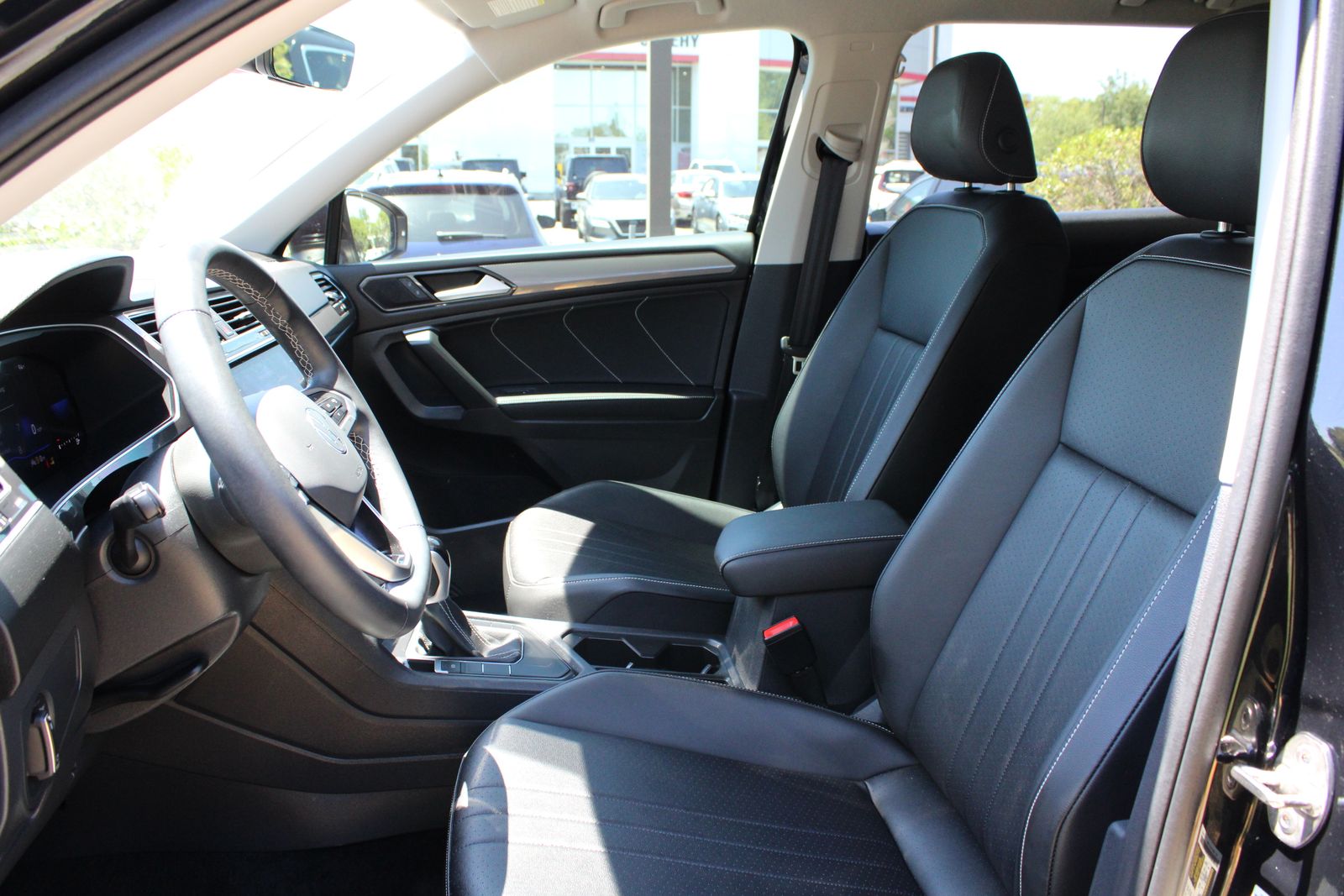 Used 2023 Black Volkswagen 2.0T SE image 9