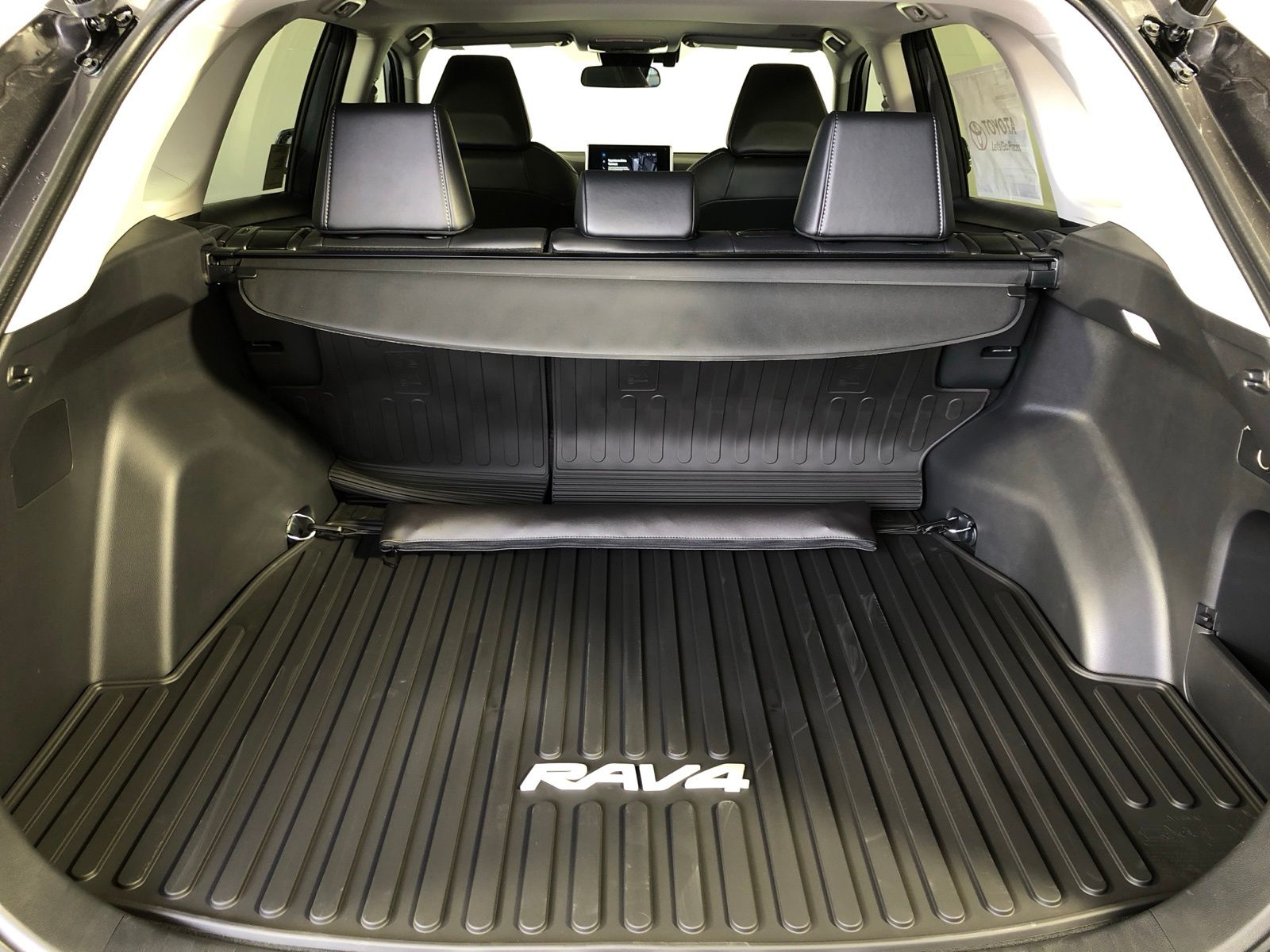 Thumbnail: 2025 Toyota RAV4 - 23