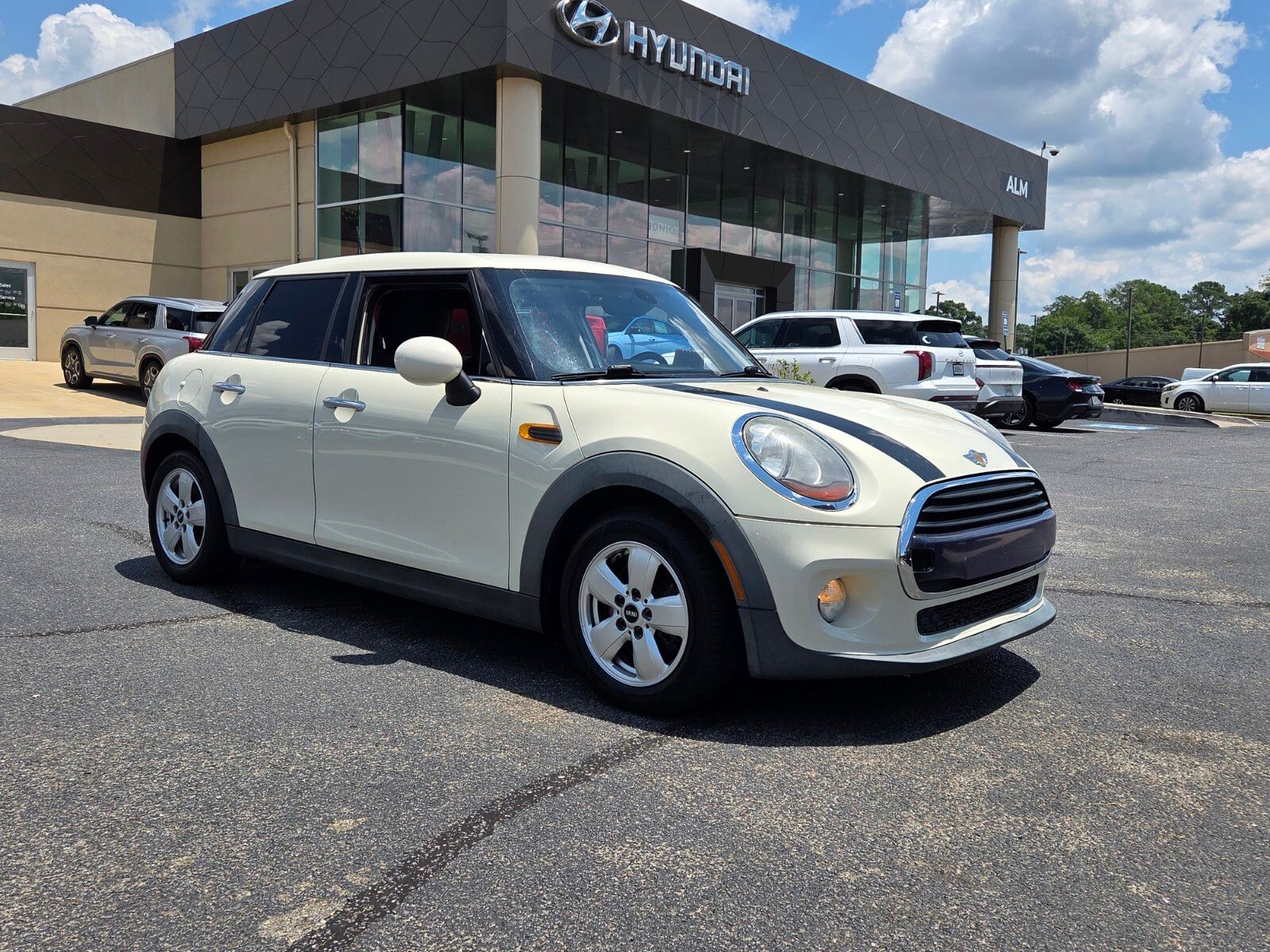 2016 MINI Cooper 4-Door Hatchback FWD