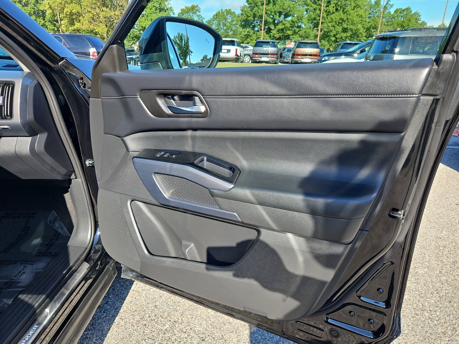 Used 2023 Black Nissan SL image 52