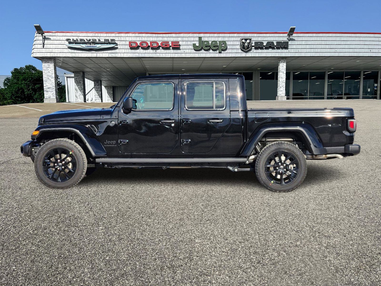 2025 Jeep Gladiator Nighthawk 3