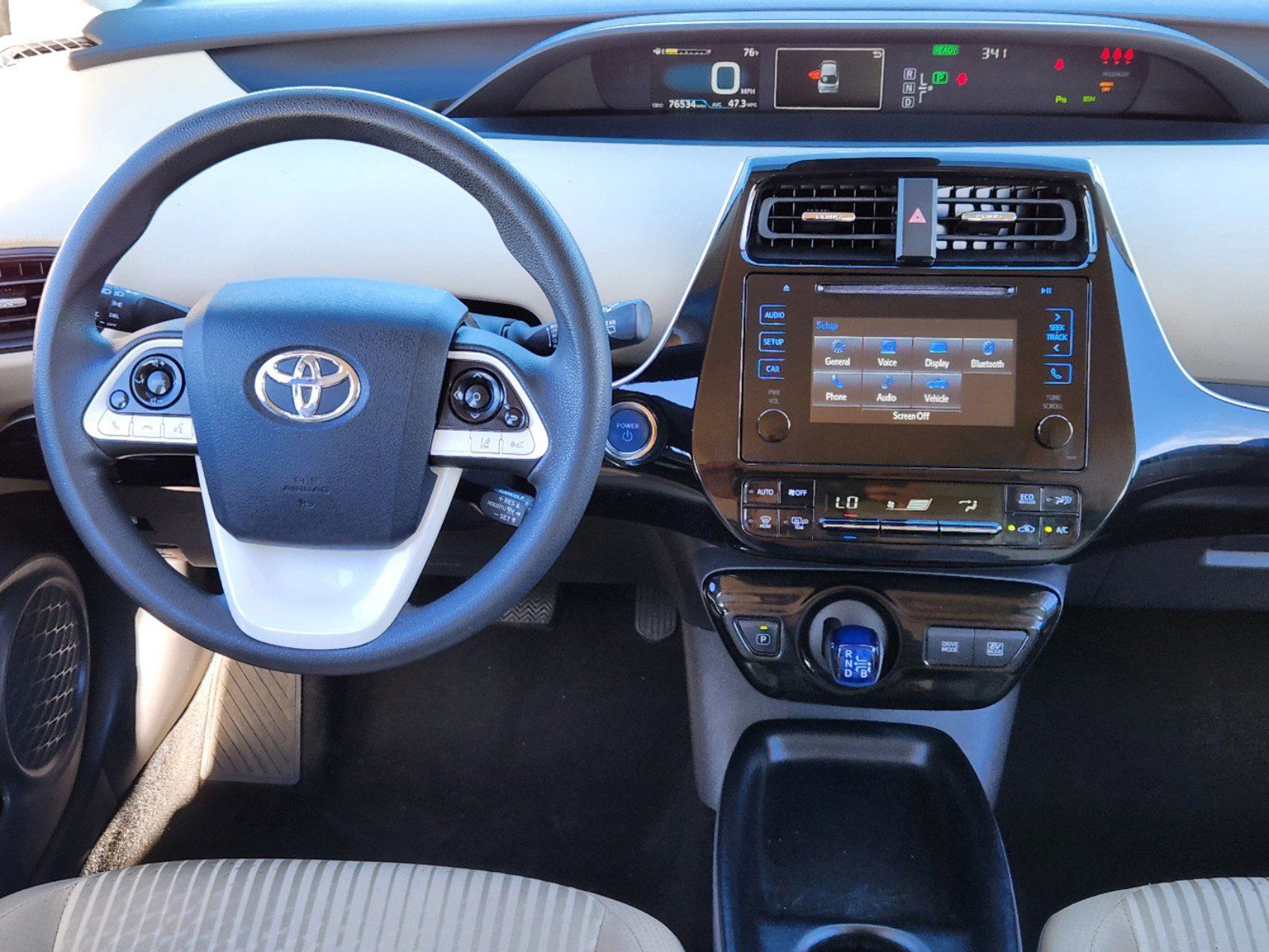 2018 Toyota Prius Two 32