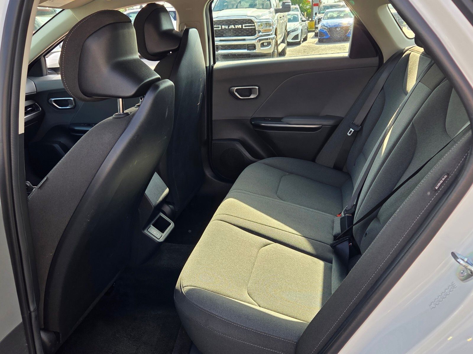 Used 2025 White Kia LXS image 6