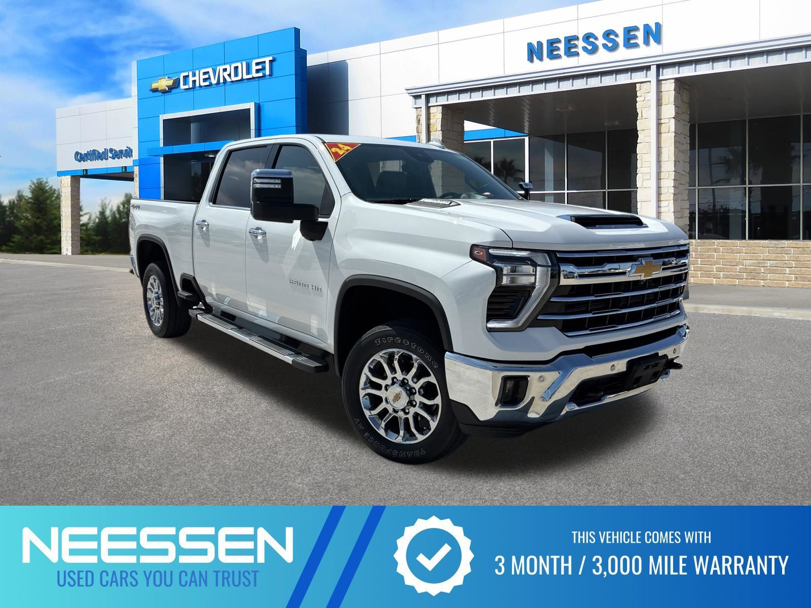 Summit White 2024 Chevrolet Silverado 2500HD Pickup Truck Four-Wheel Drive Automatic