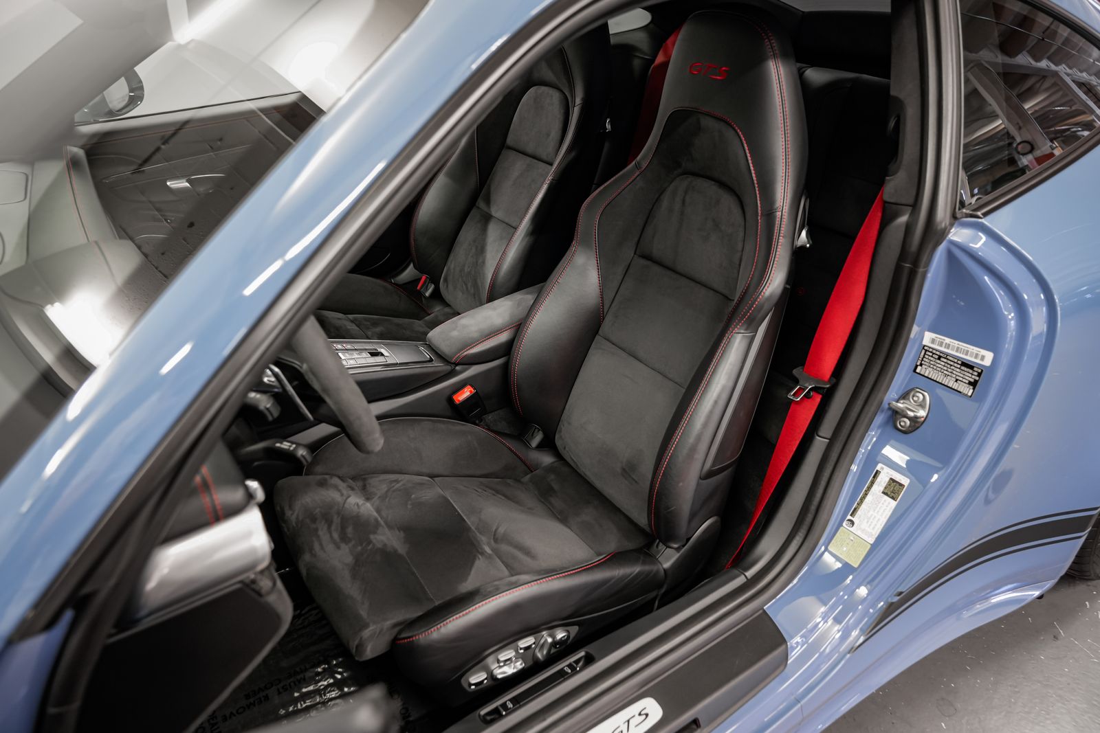 2019 Porsche 911 Carrera 4 GTS — photo 21
