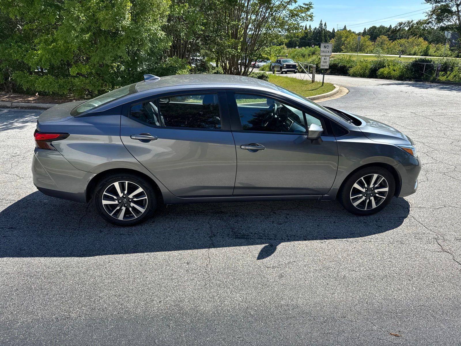 Used 2024 Gray Nissan 1.6 SV image 5
