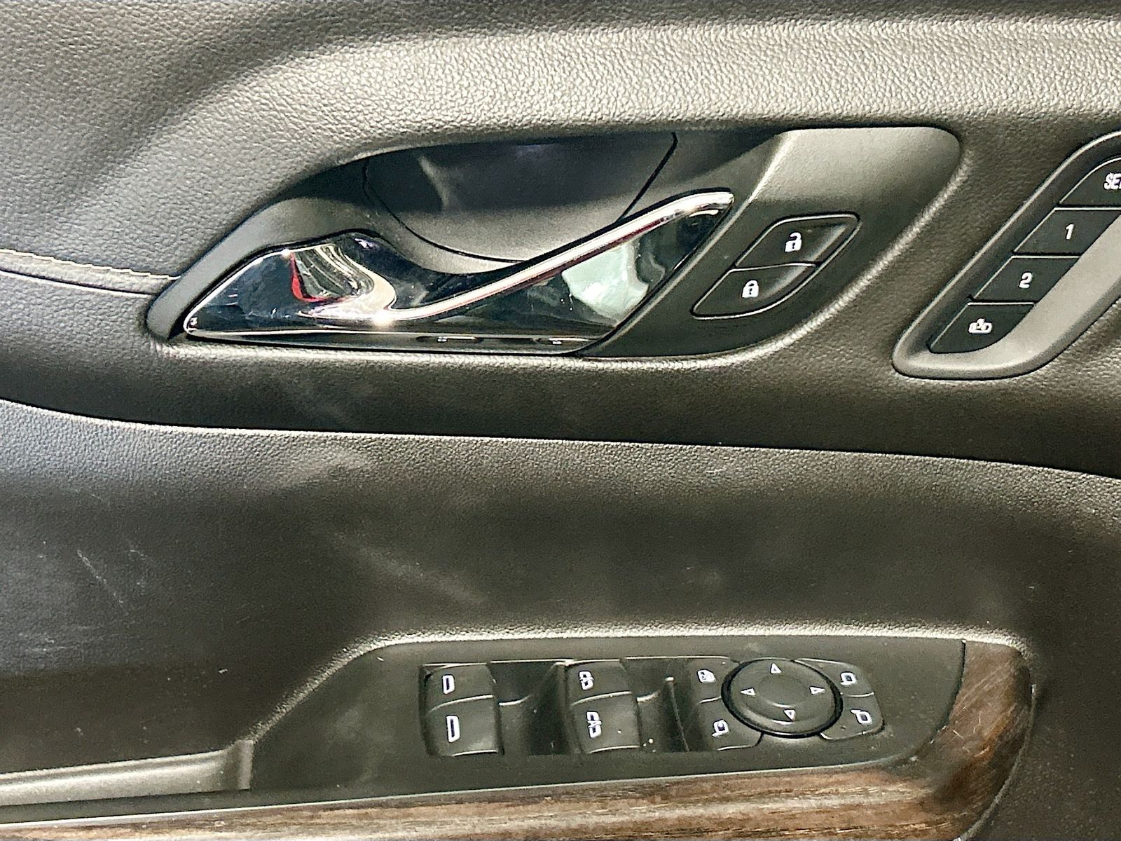 Used 2023 Silver GMC Denali image 18