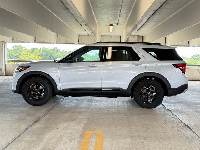 New 2026 Space White Metallic Ford Tremor image 3