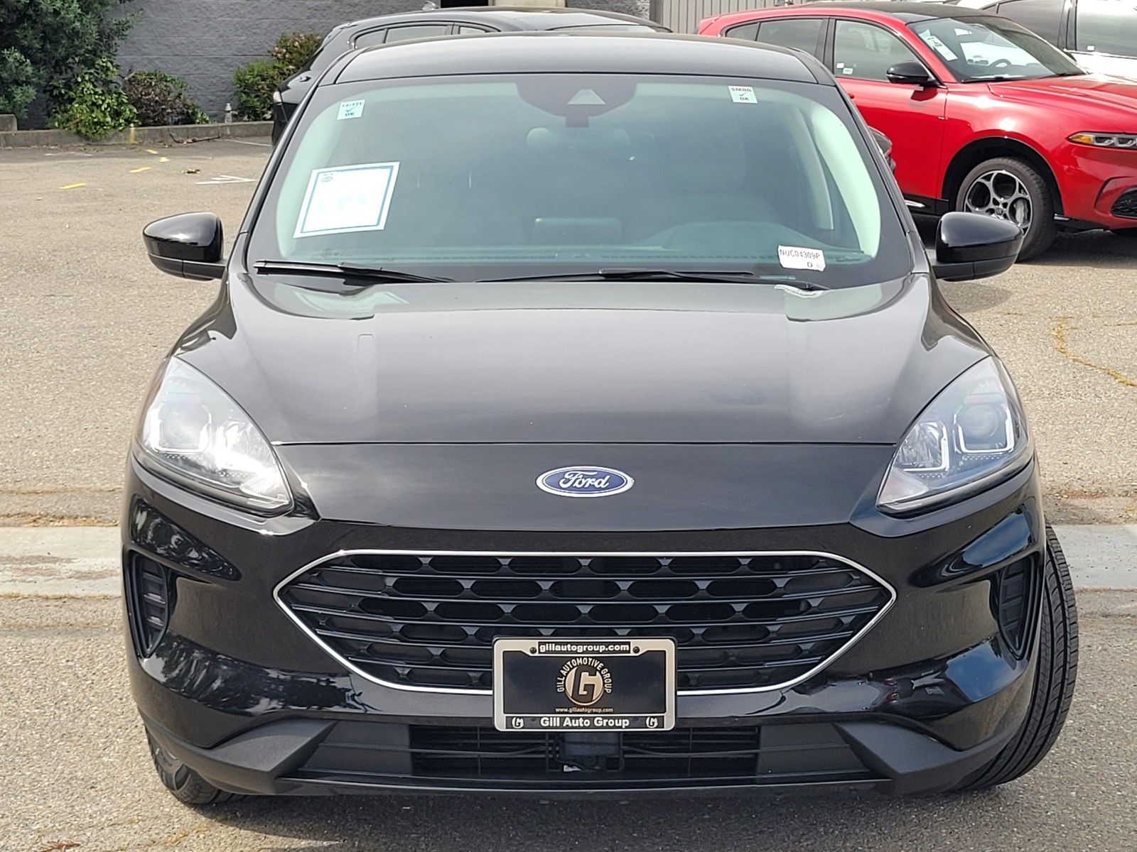 Used 2022 Black Ford SE image 2