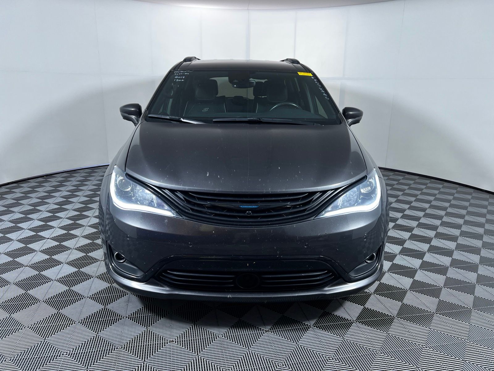 Thumbnail: 2019 Chrysler Pacifica - 2