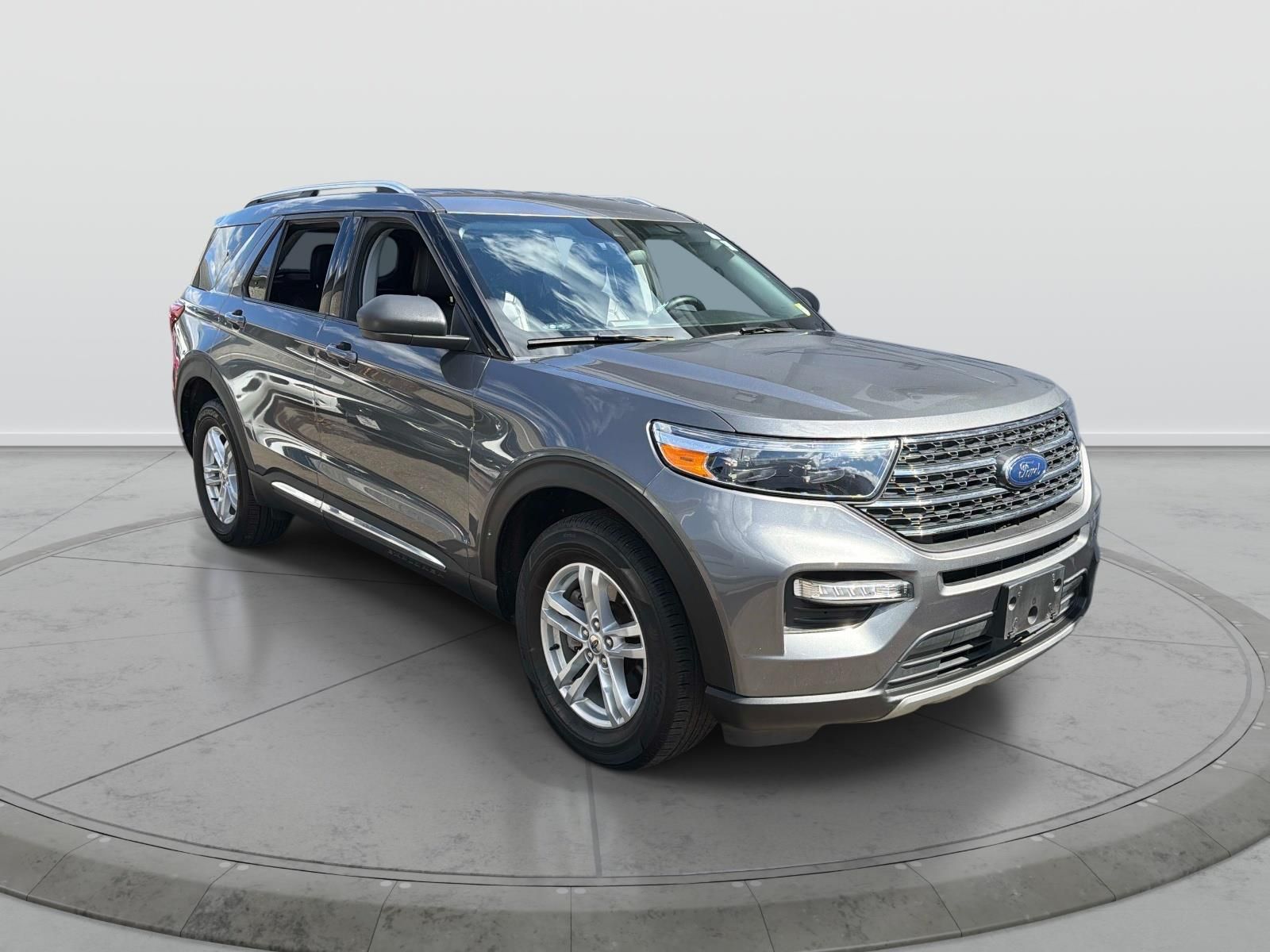 2022 Ford Explorer XLT 4WD's photo