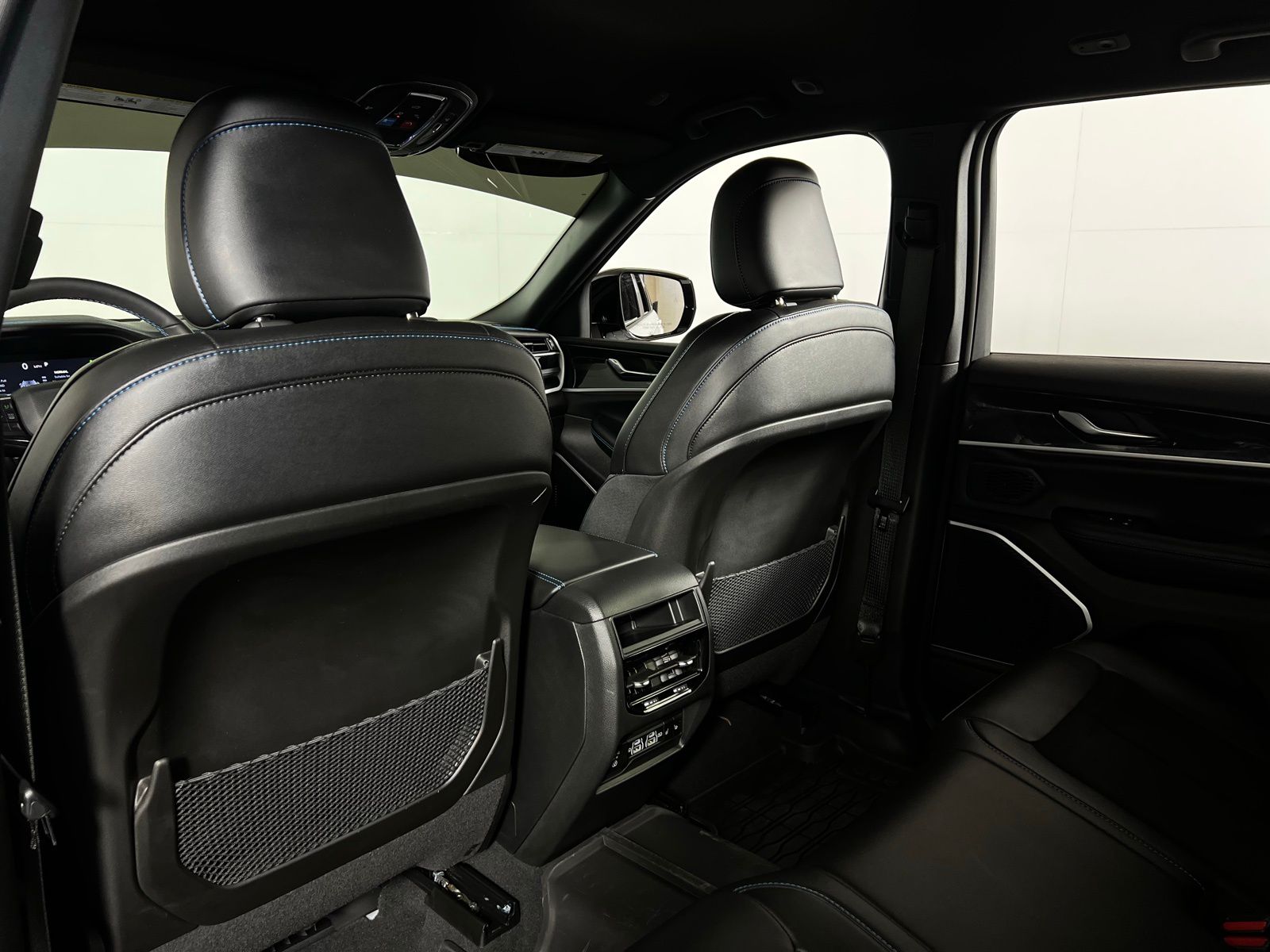 Thumbnail: 2024 Jeep Grand Cherokee - 26