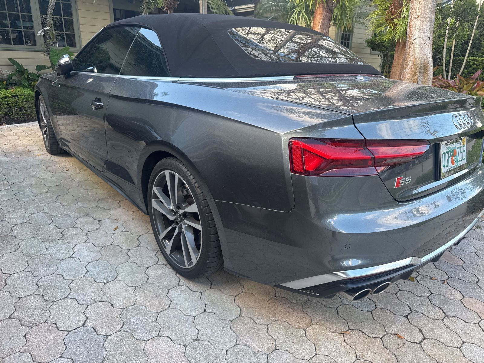 View vehicle photo 5