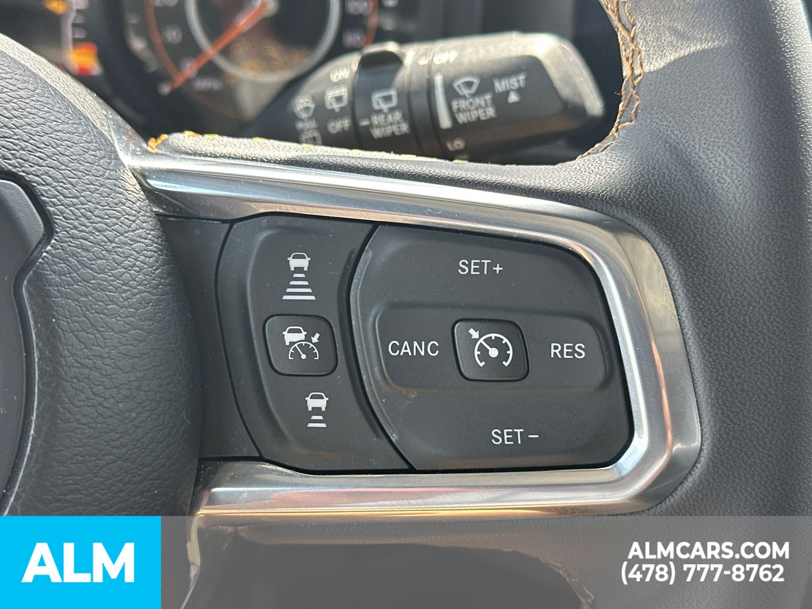 Used 2025 Gray Jeep Sahara image 31