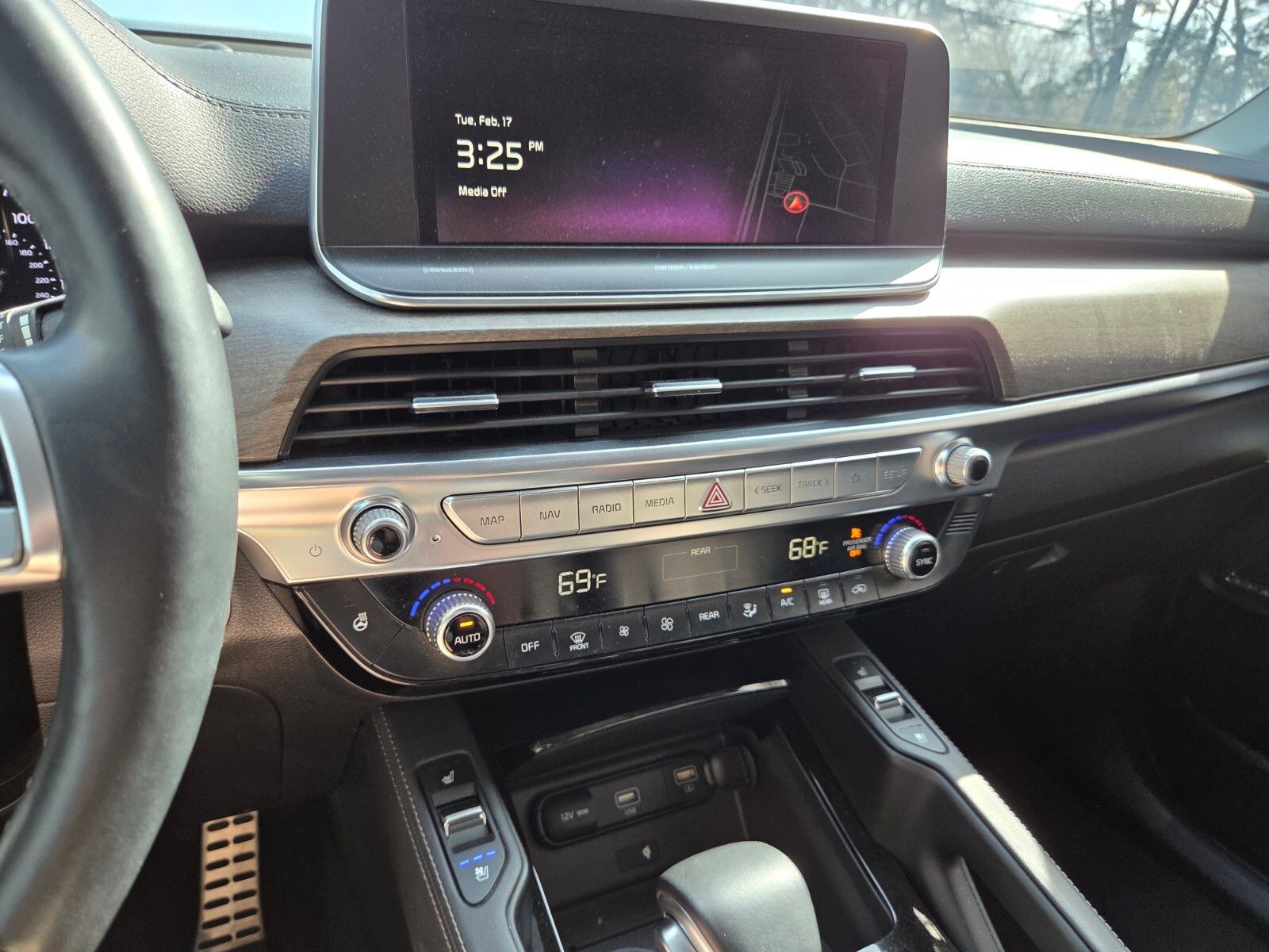 Used 2021 Silver Kia SX image 25